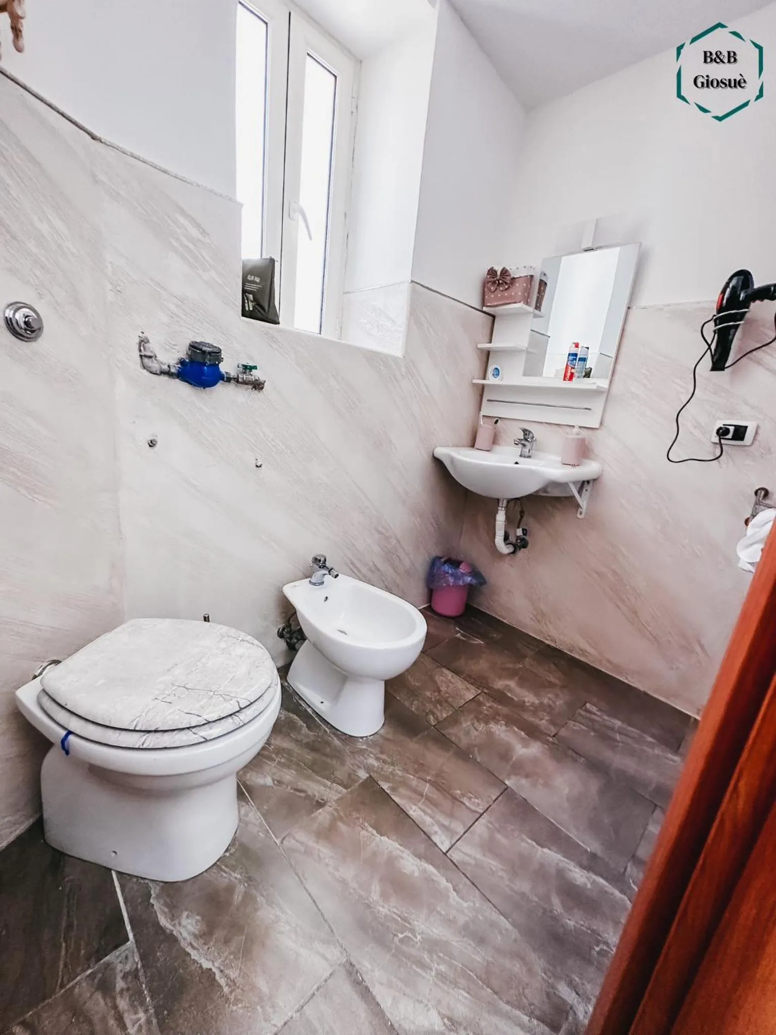 Bathroom in B&B Giosuè
