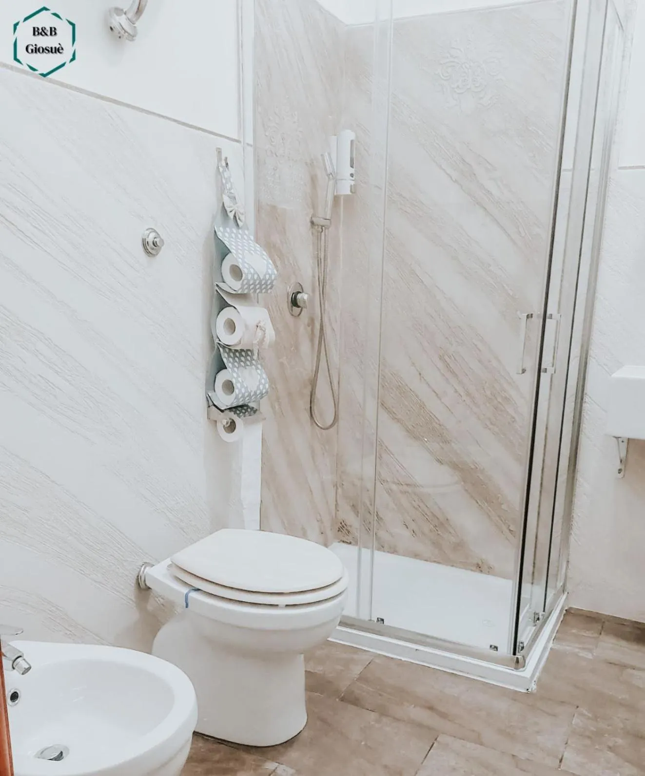 Bathroom in B&B Giosuè