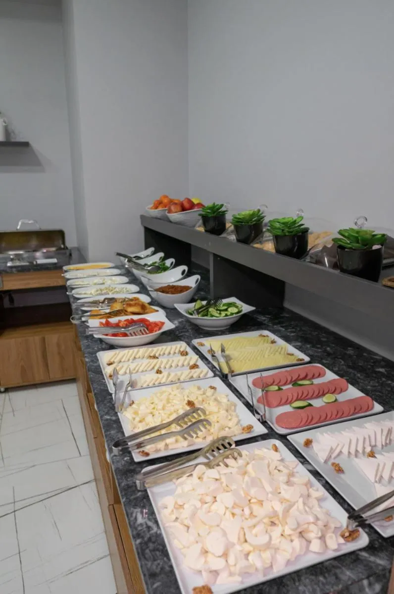 Restaurant/places to eat in Sakarya Hotel