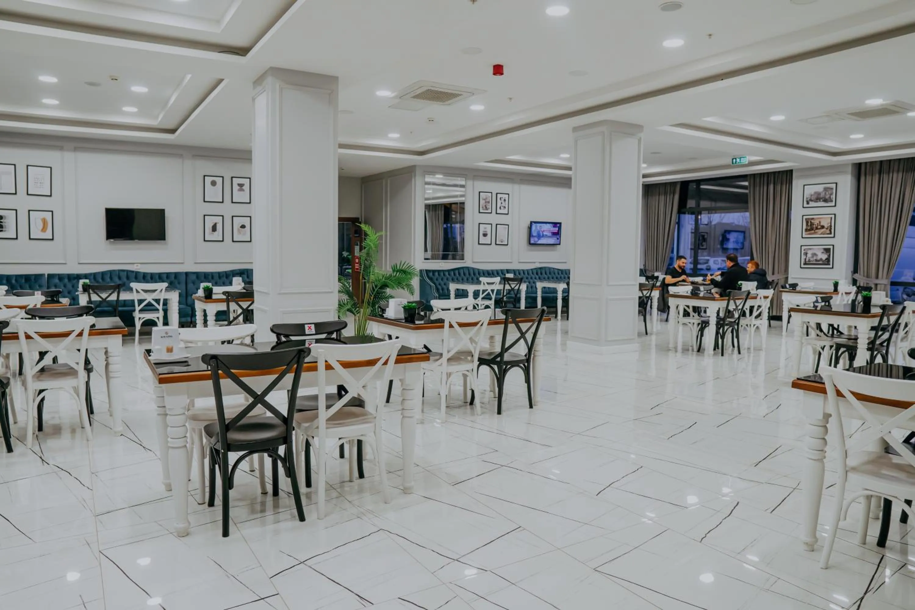 Restaurant/places to eat in Sakarya Hotel