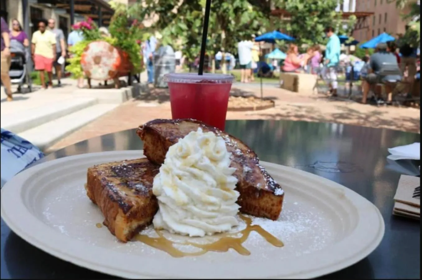 Food and drinks in Guest House with Loft Near Downtown