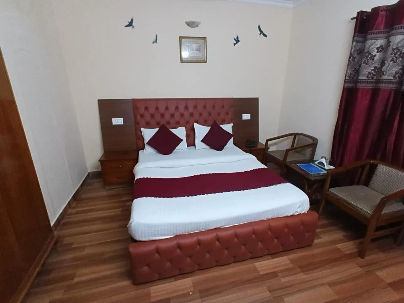 Bed in Hotel Paradise Chandigarh