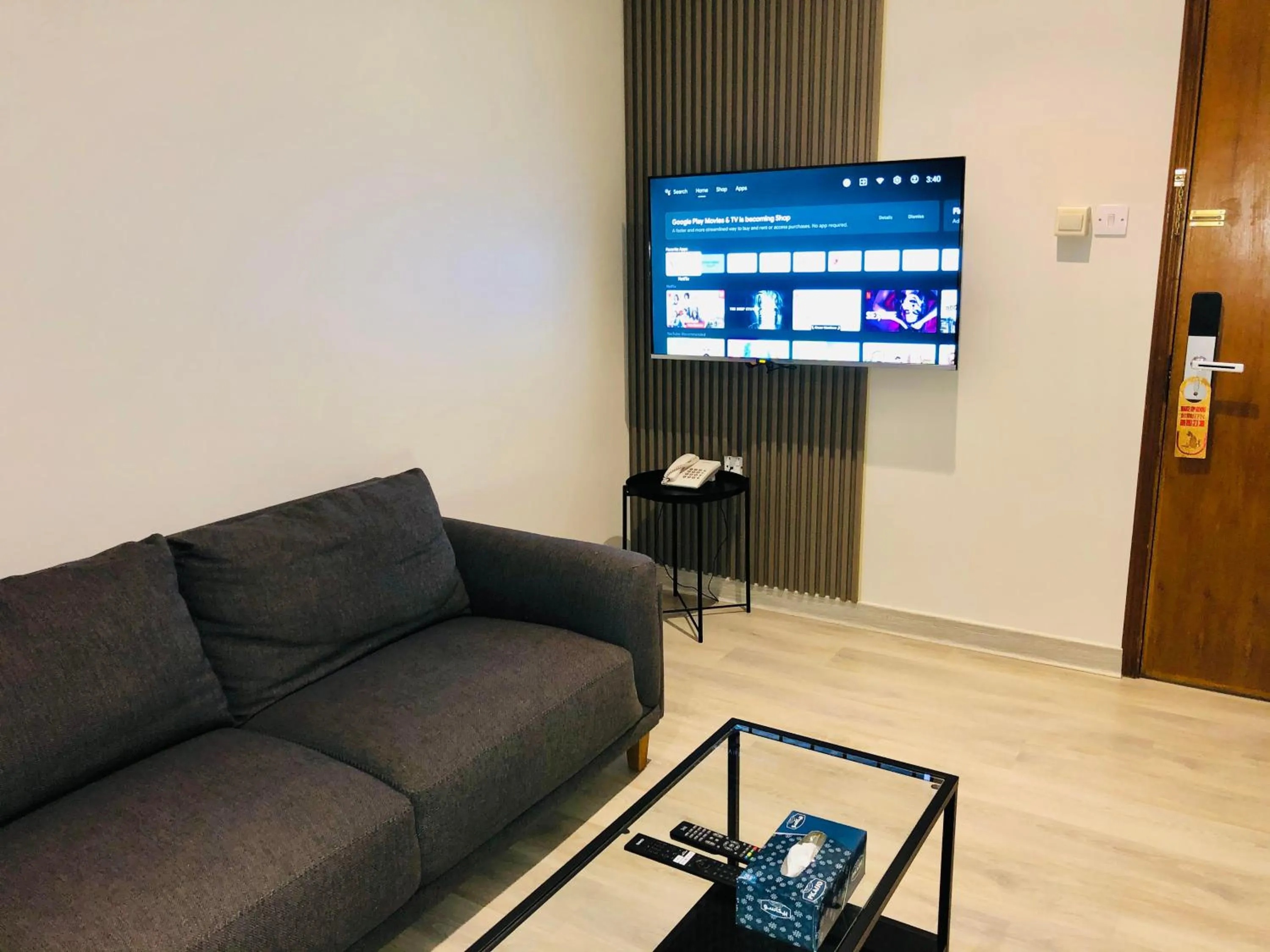 Seating area in Times Square Suite Hotel