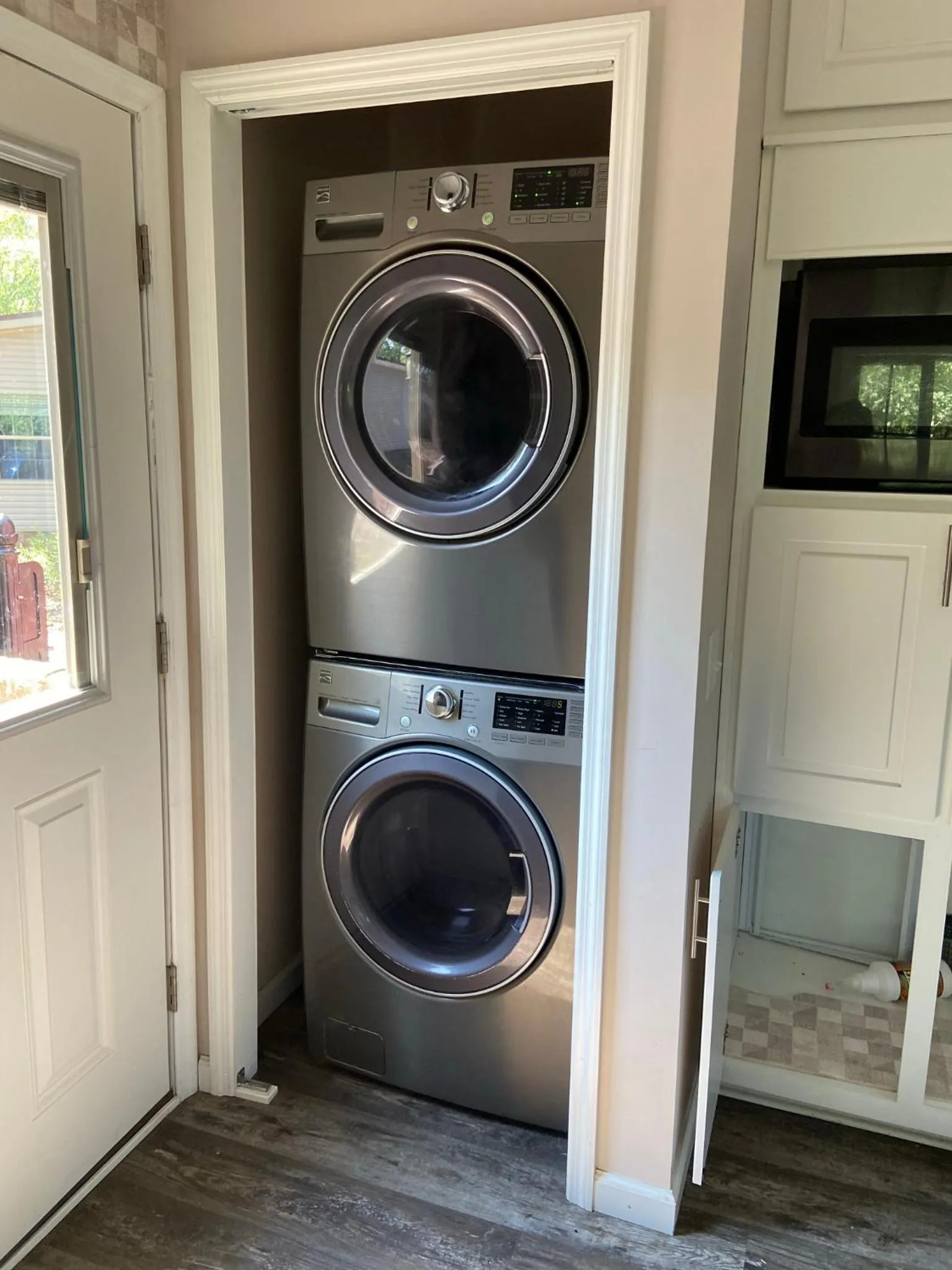 washing machine in Swan Lake Resort