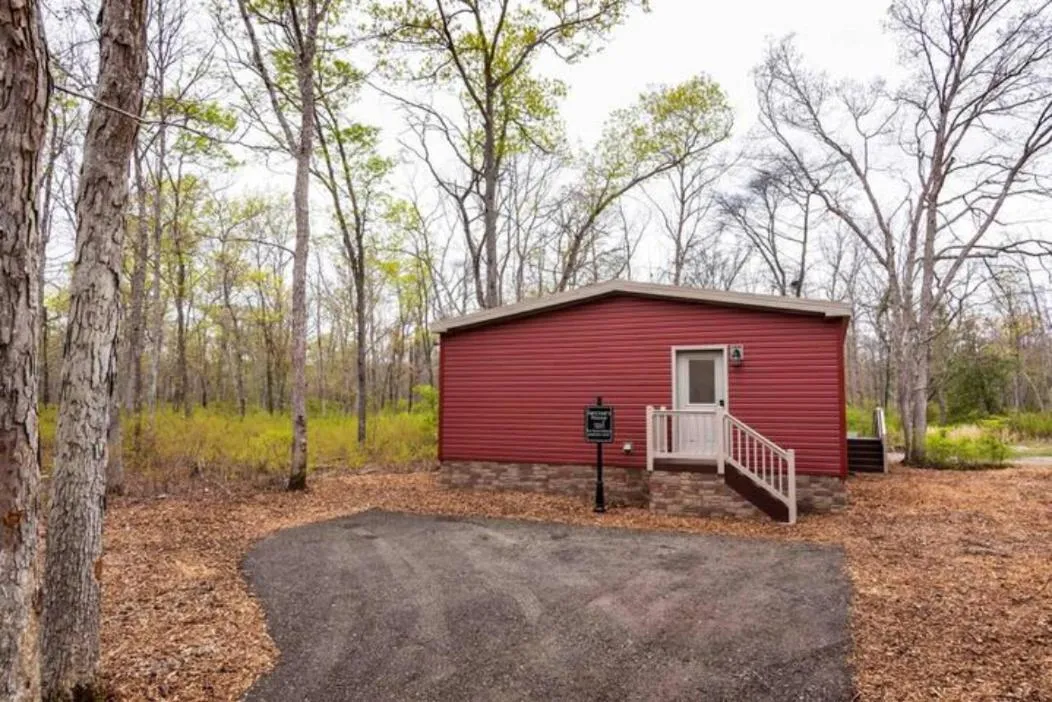 Facade/entrance in Swan Lake Resort