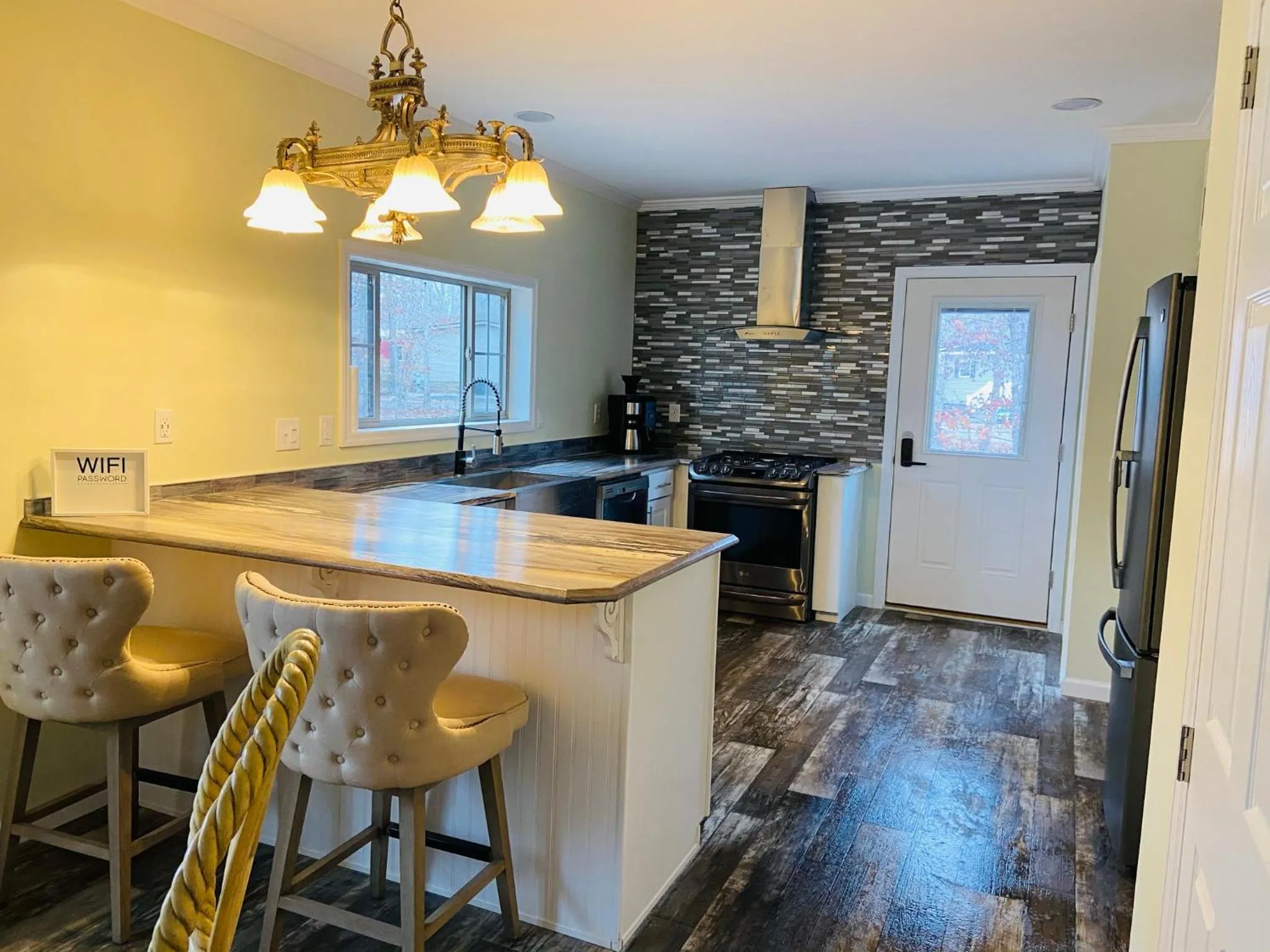 Kitchen or kitchenette in Swan Lake Resort