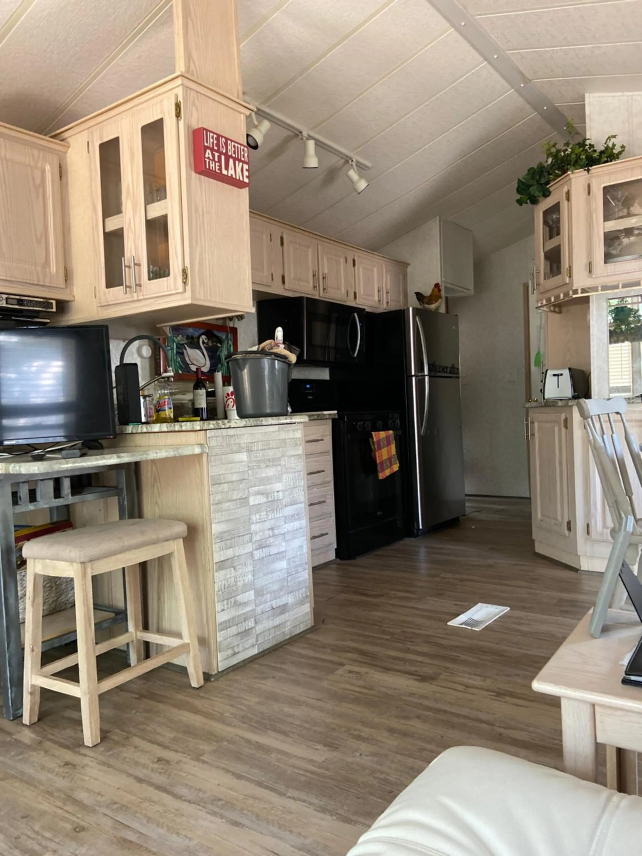 Decorative detail in Swan Lake Resort