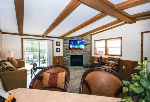 Living room in Swan Lake Resort