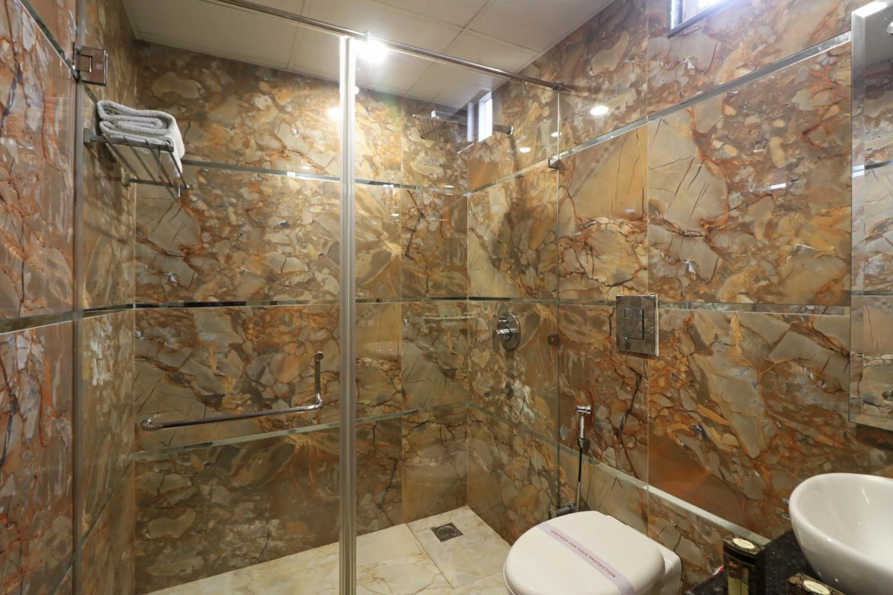 Bathroom in Hotel Mannat international by Mannat
