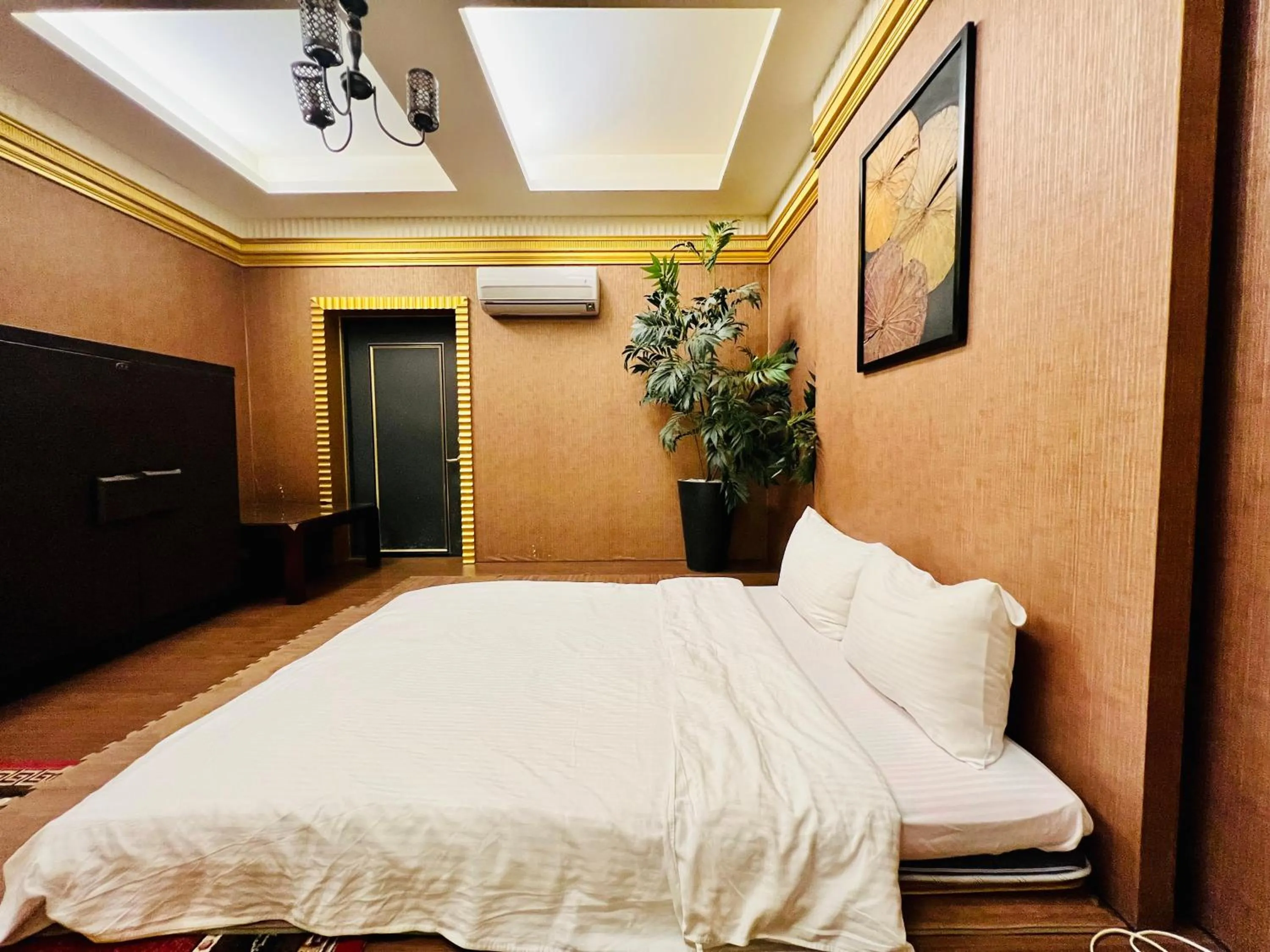 Bedroom, Bed in Motel Fabulous