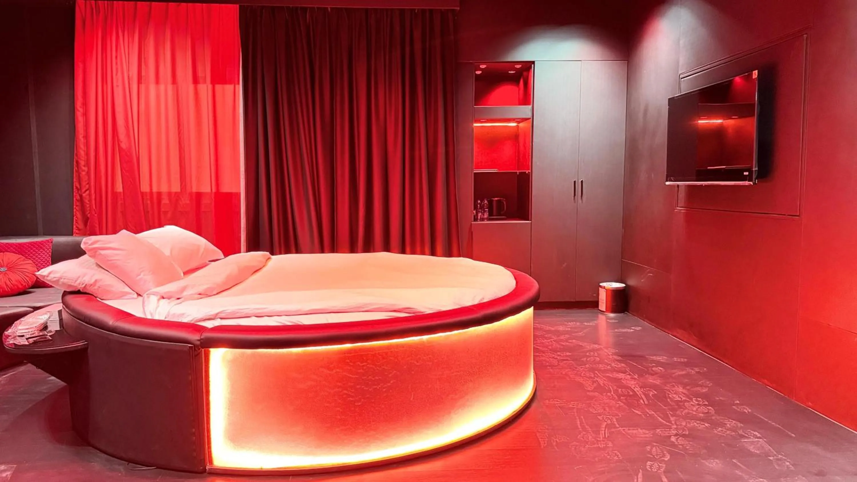 Photo of the whole room, Bed in Palette Sharjah Aparthotel formerly Royal Tulip