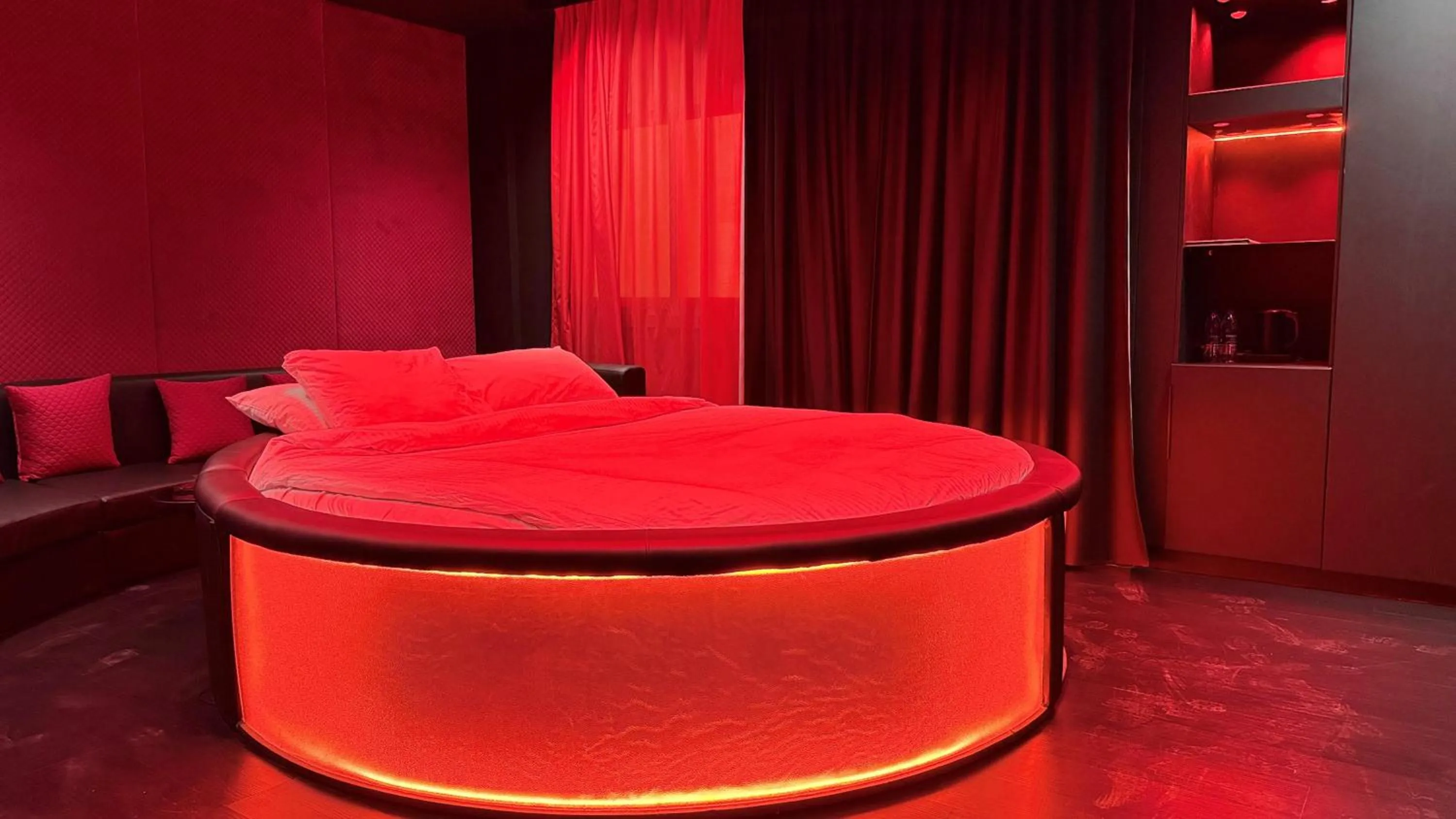 Photo of the whole room, Bed in Palette Sharjah Aparthotel formerly Royal Tulip