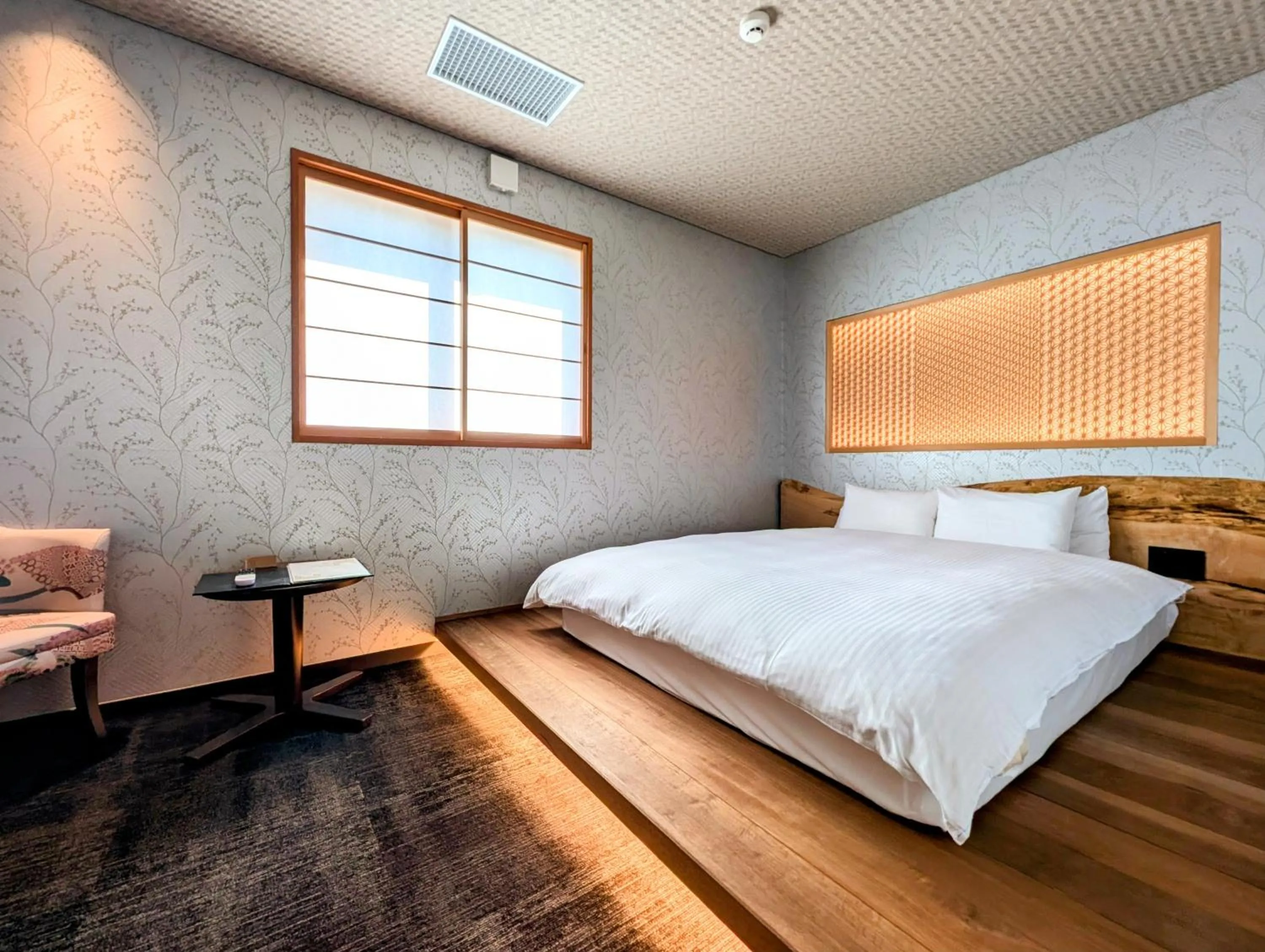 Photo of the whole room, Bed in ひがし茶屋街らしく金沢 Hotel Rashiku kanazawa