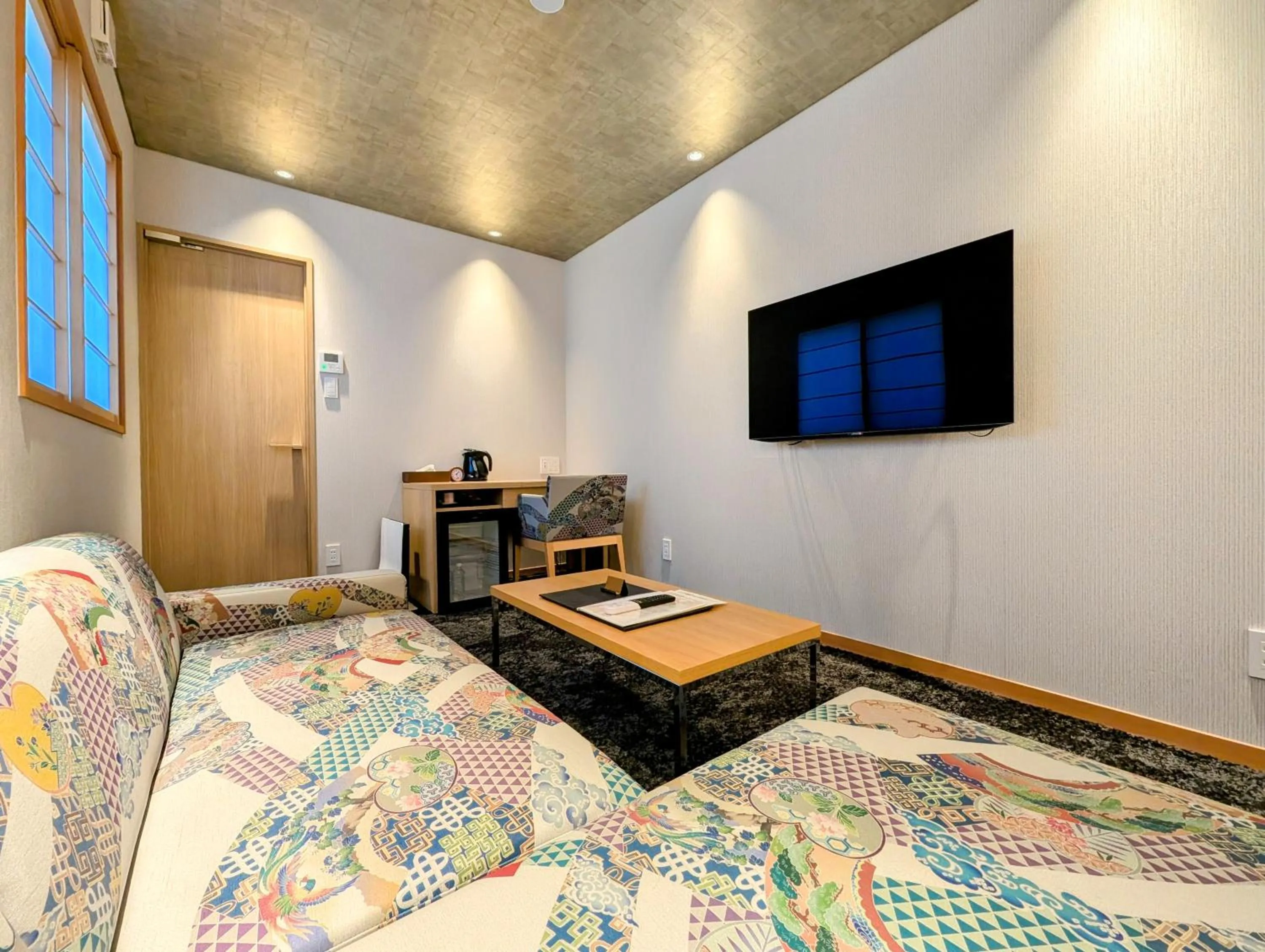 Photo of the whole room, Bed in ひがし茶屋街らしく金沢 Hotel Rashiku kanazawa