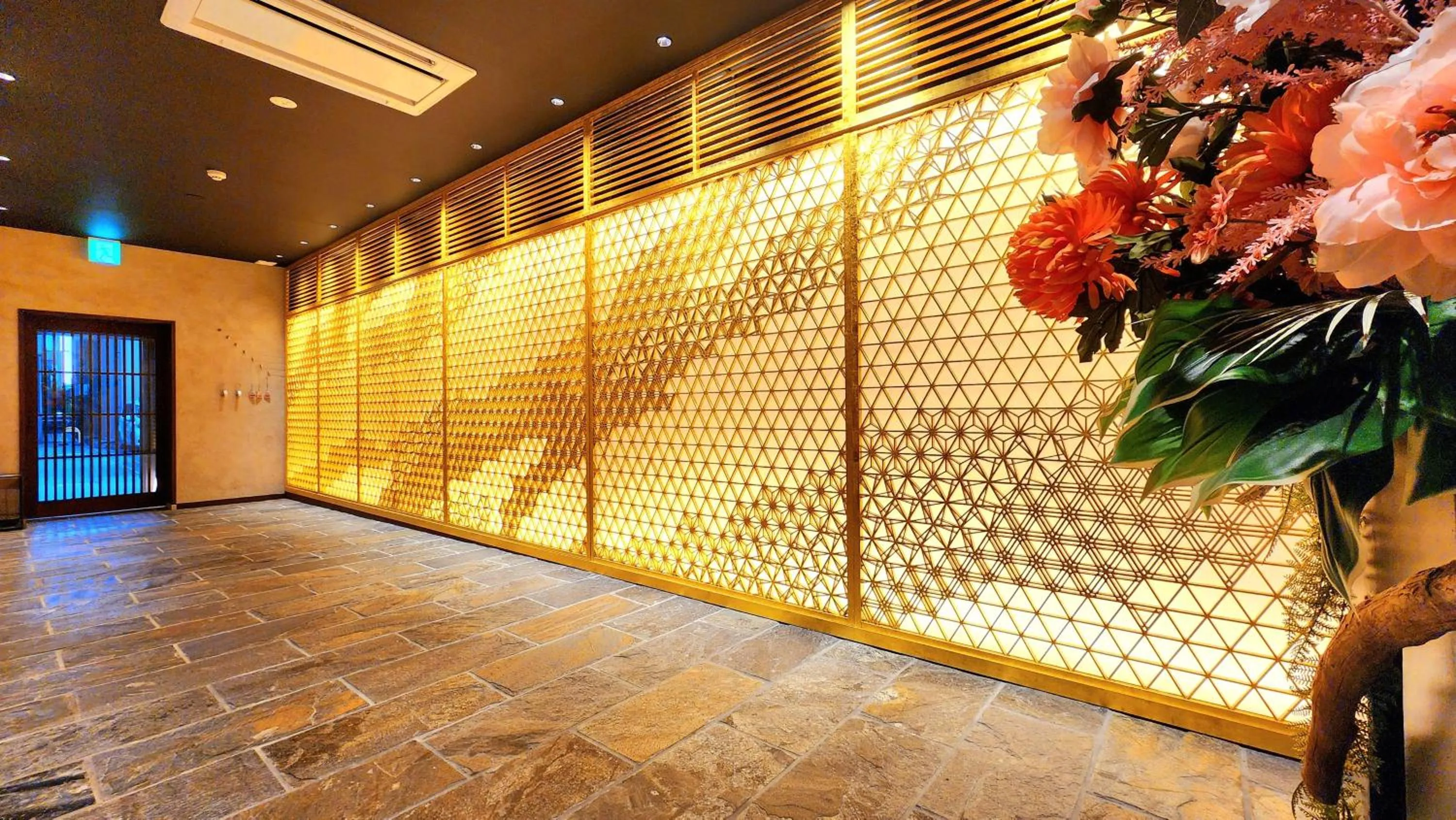 Decorative detail in ひがし茶屋街らしく金沢 Hotel Rashiku kanazawa