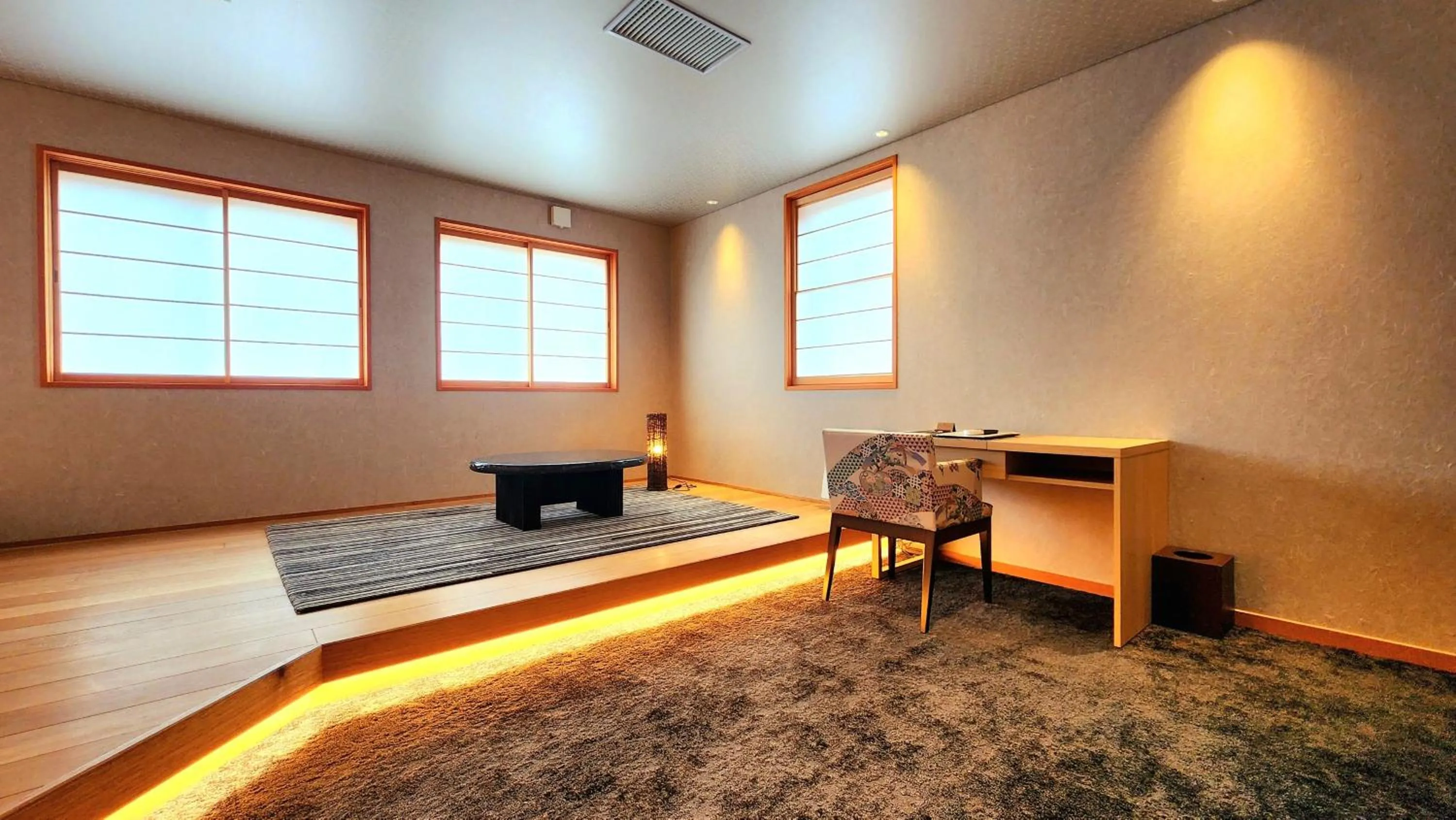 Photo of the whole room, Bed in ひがし茶屋街らしく金沢 Hotel Rashiku kanazawa