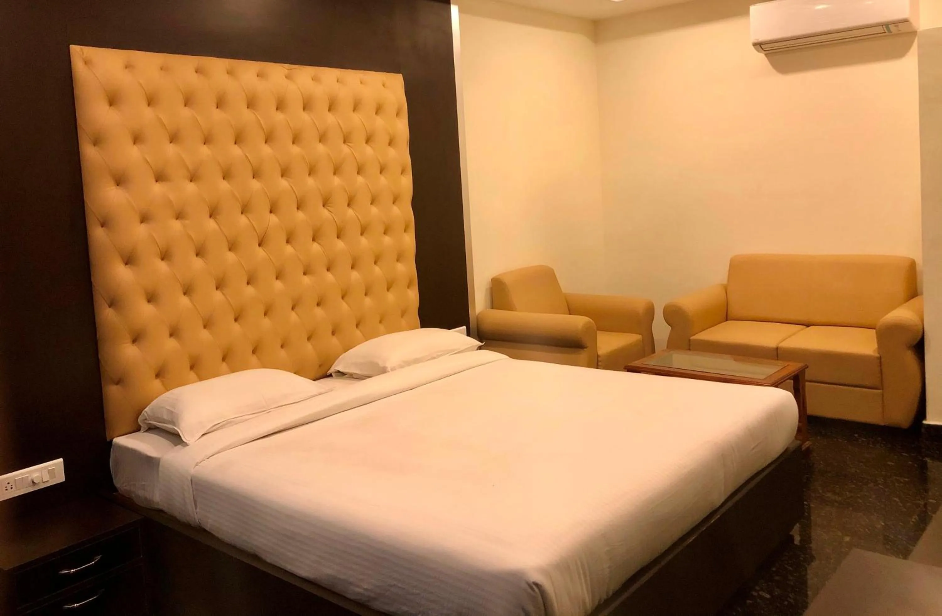 Bedroom in Golden Parrk