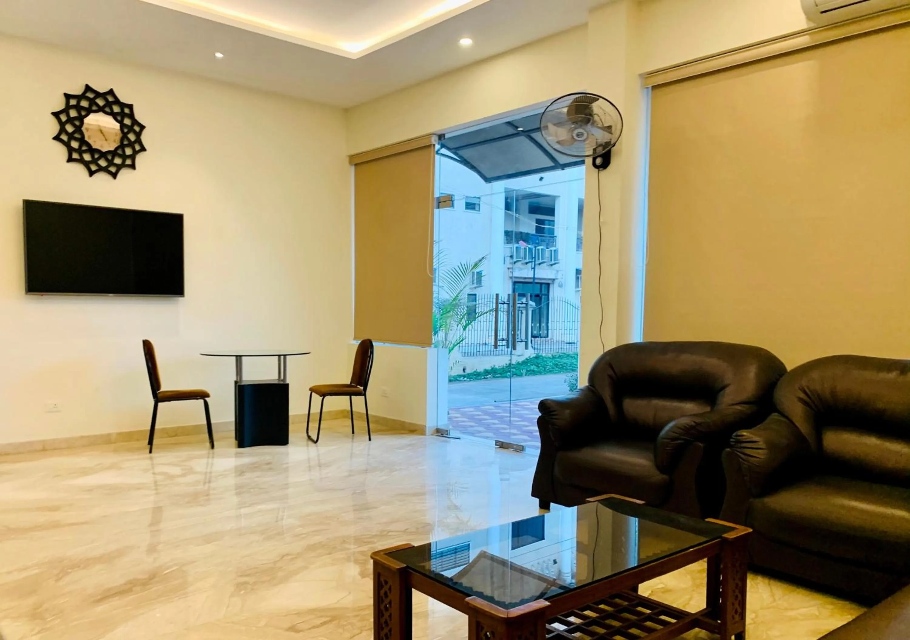 Living room in Golden Parrk