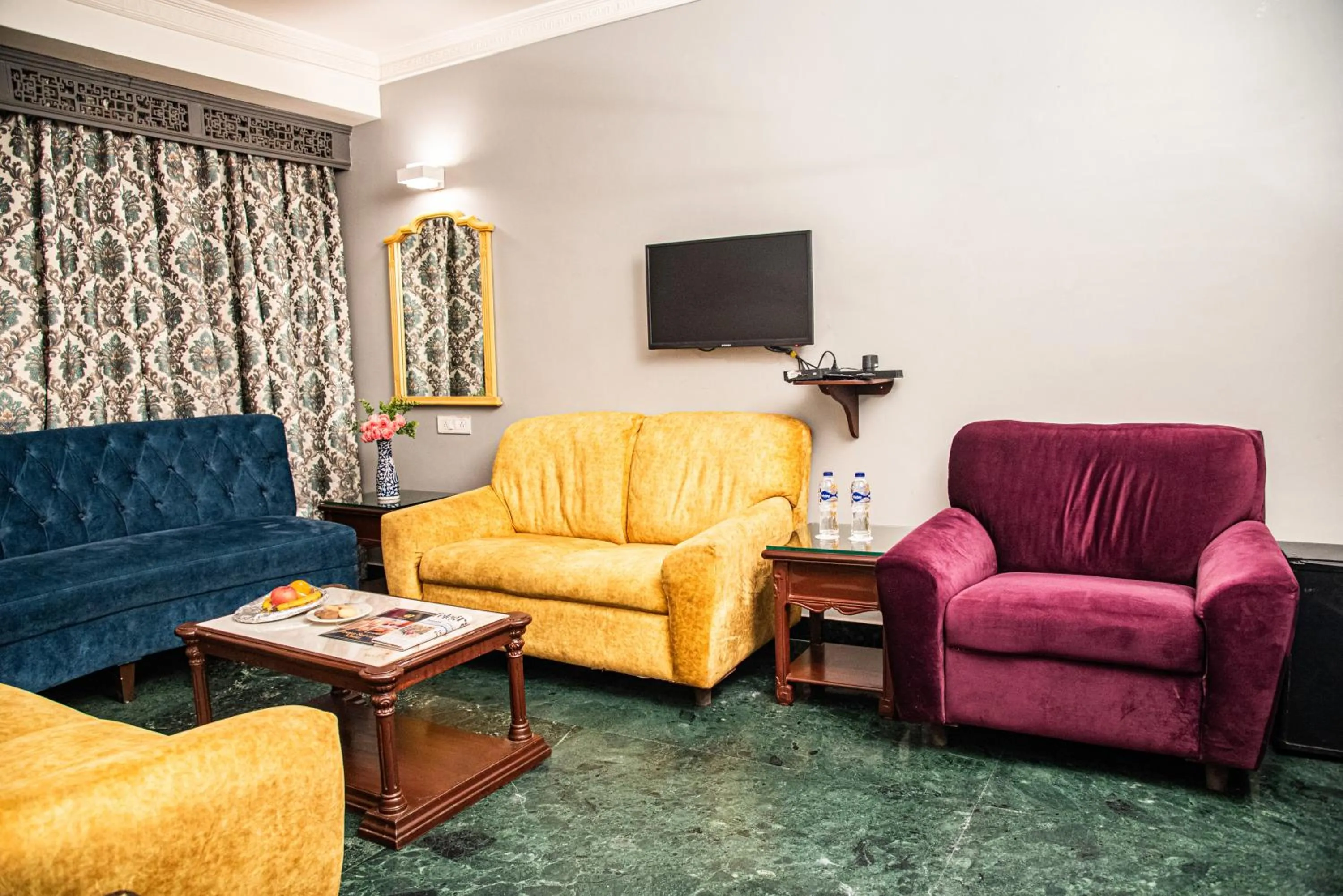 Living room in Golden Parkk Hotel