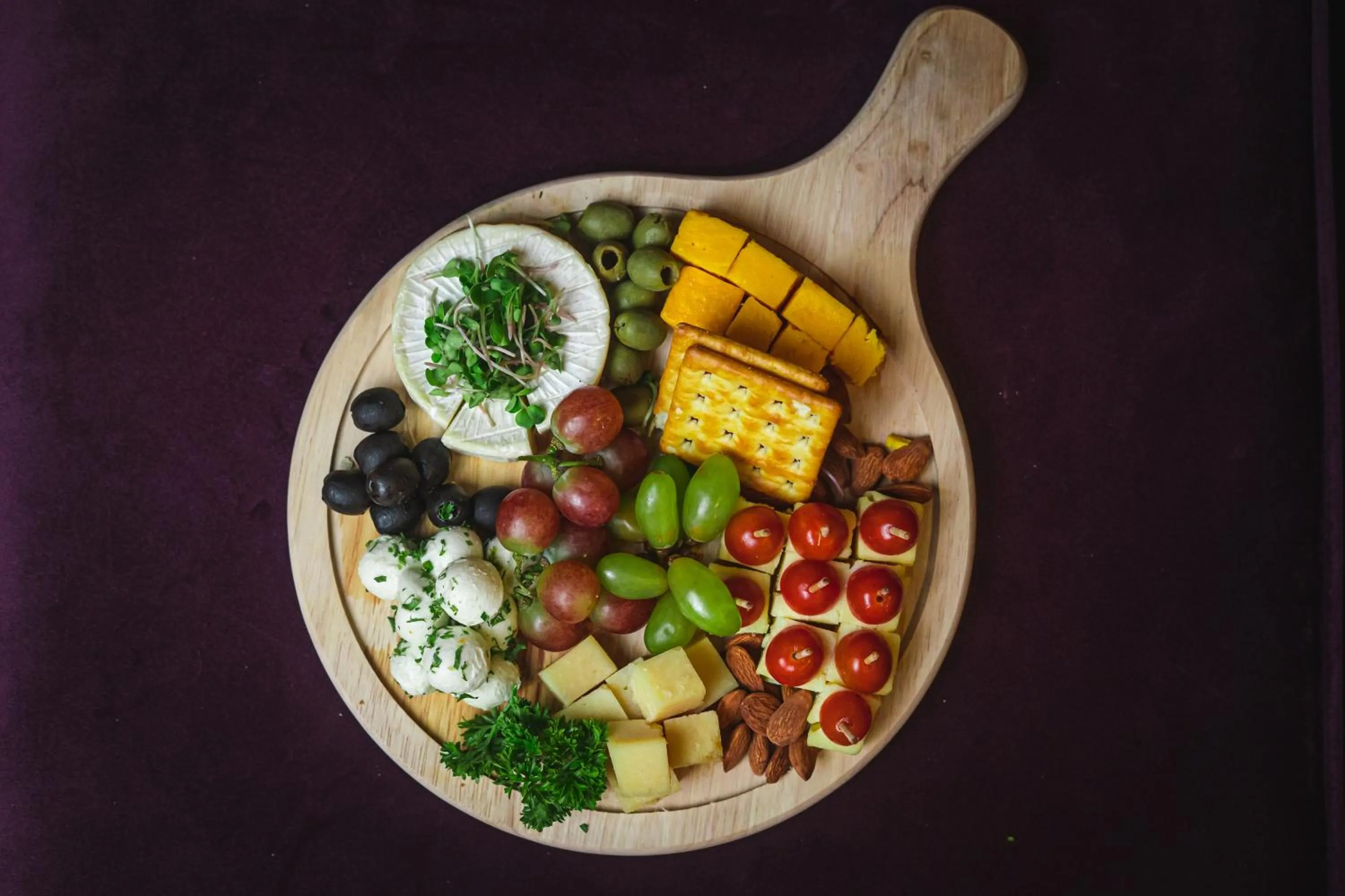 Restaurant/places to eat in Golden Parkk Hotel