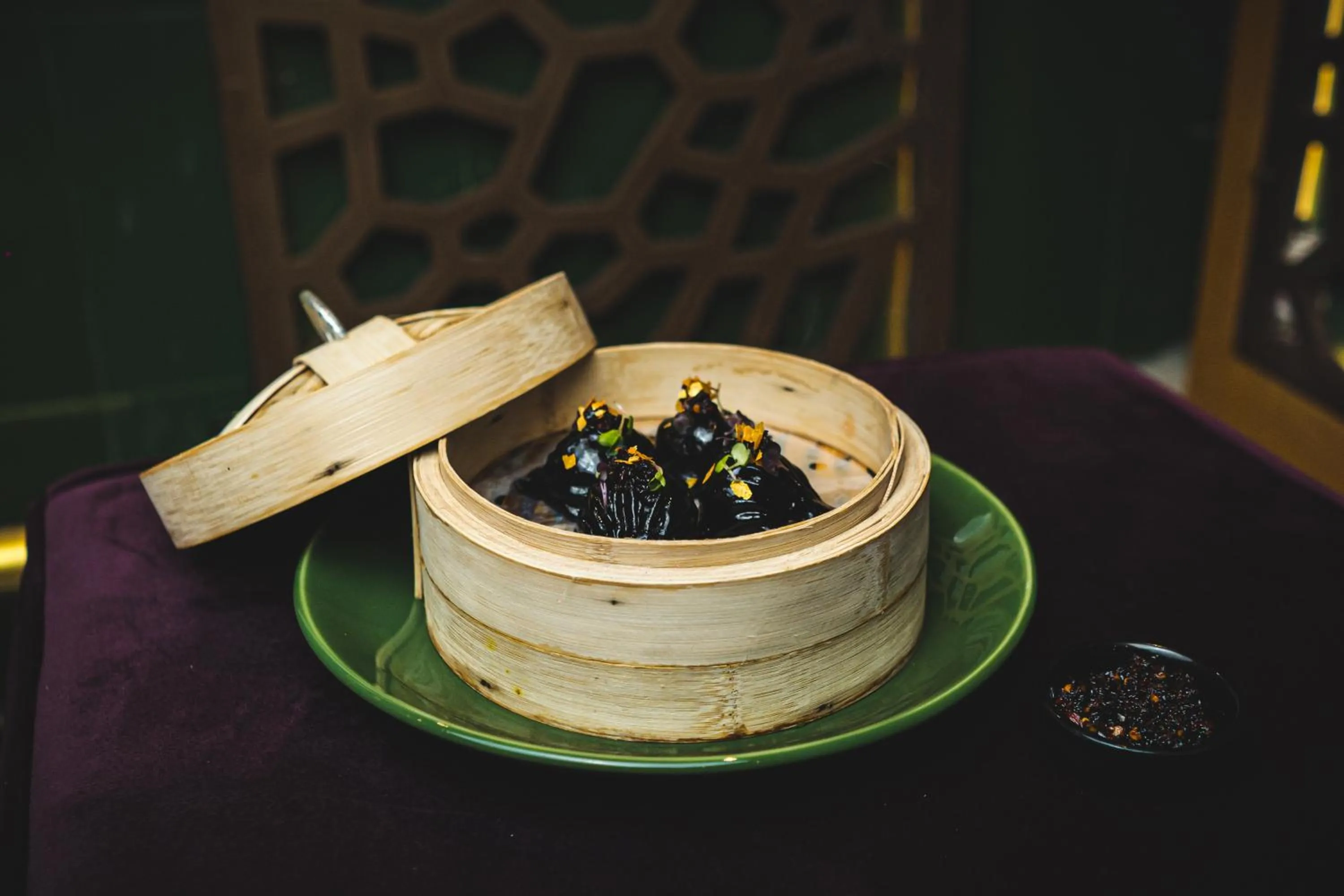 Restaurant/places to eat in Golden Parkk Hotel