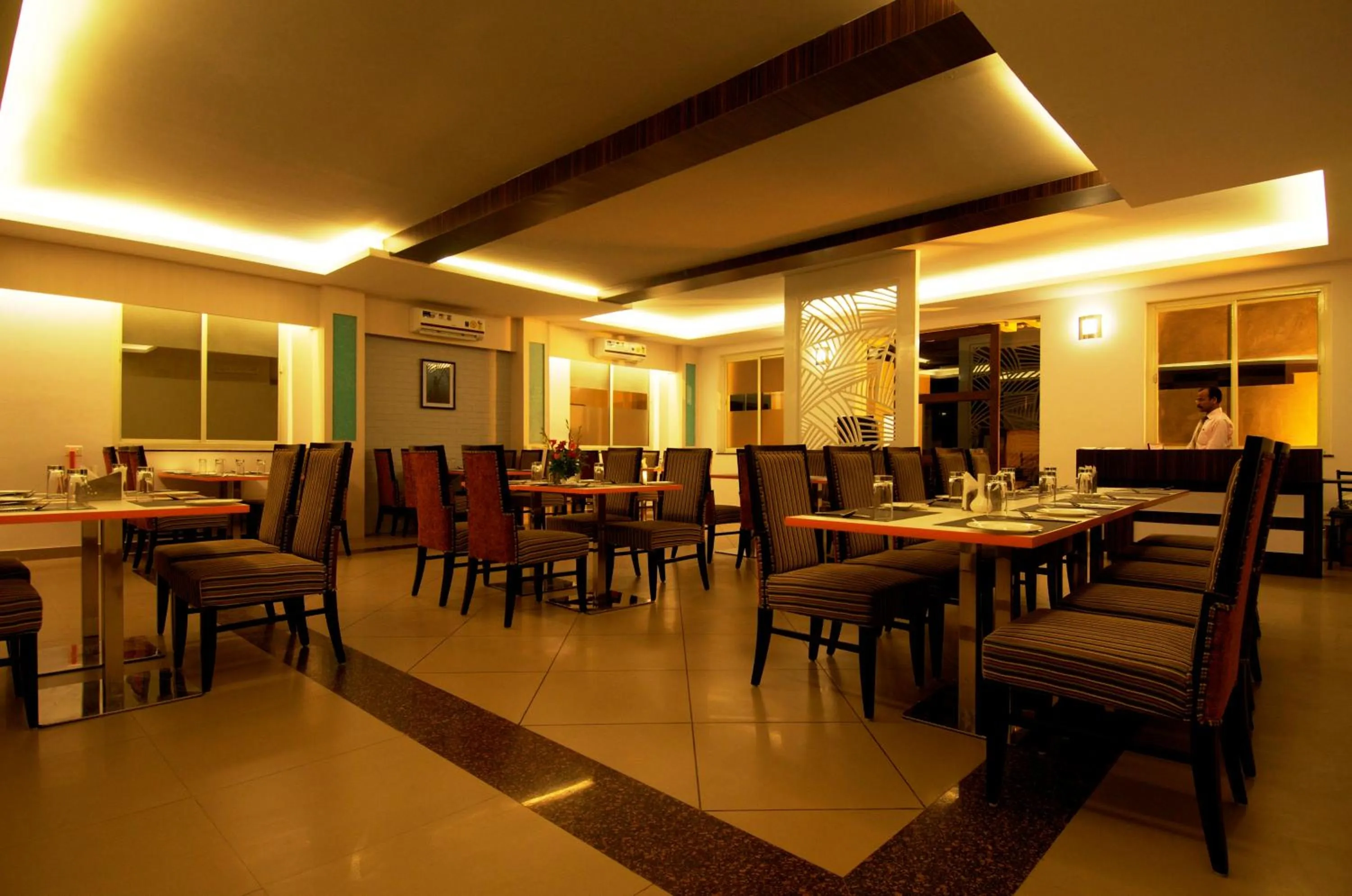 Restaurant/places to eat in Hotel Premiere Villa