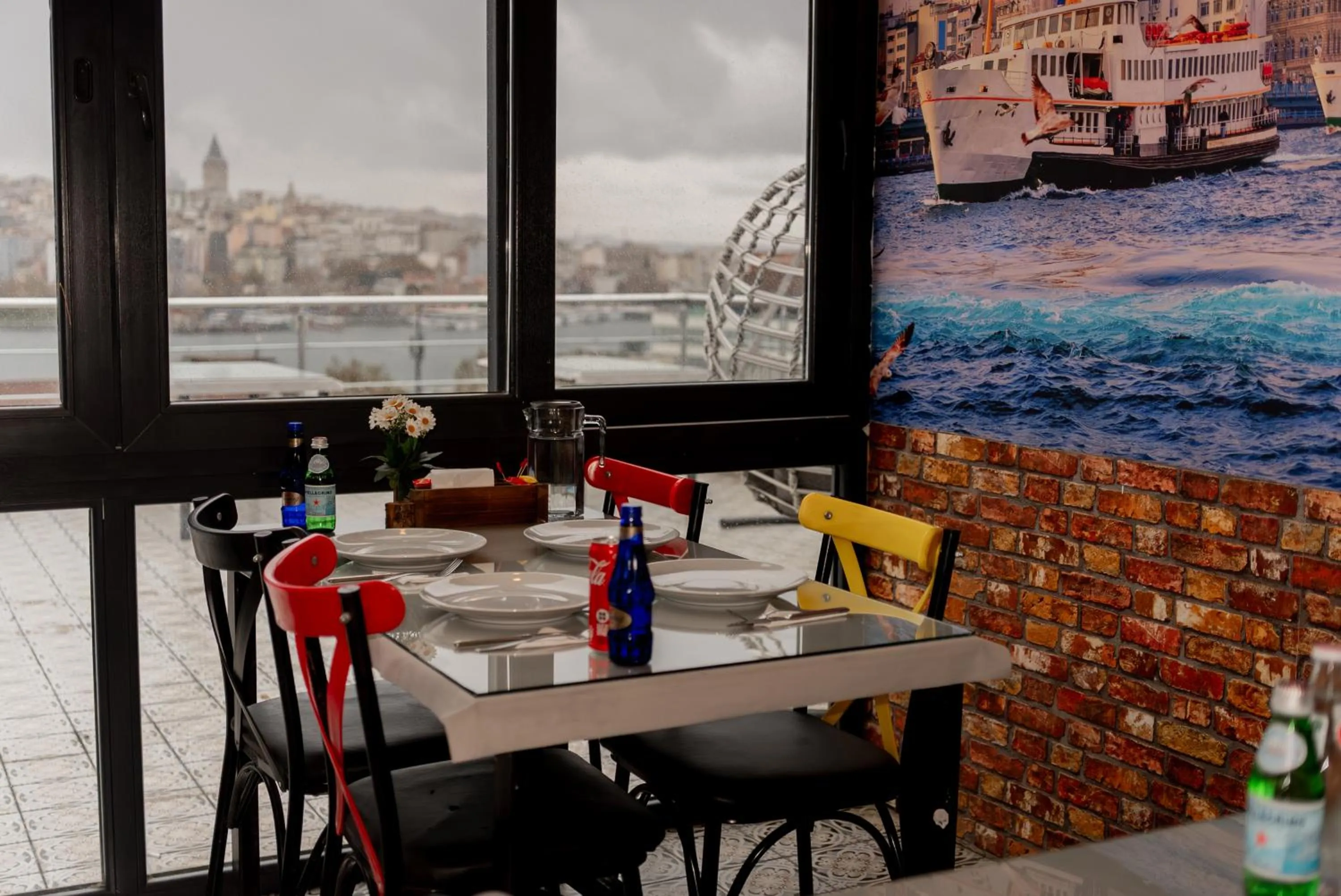 Restaurant/places to eat in Golden Horn Park Hotel