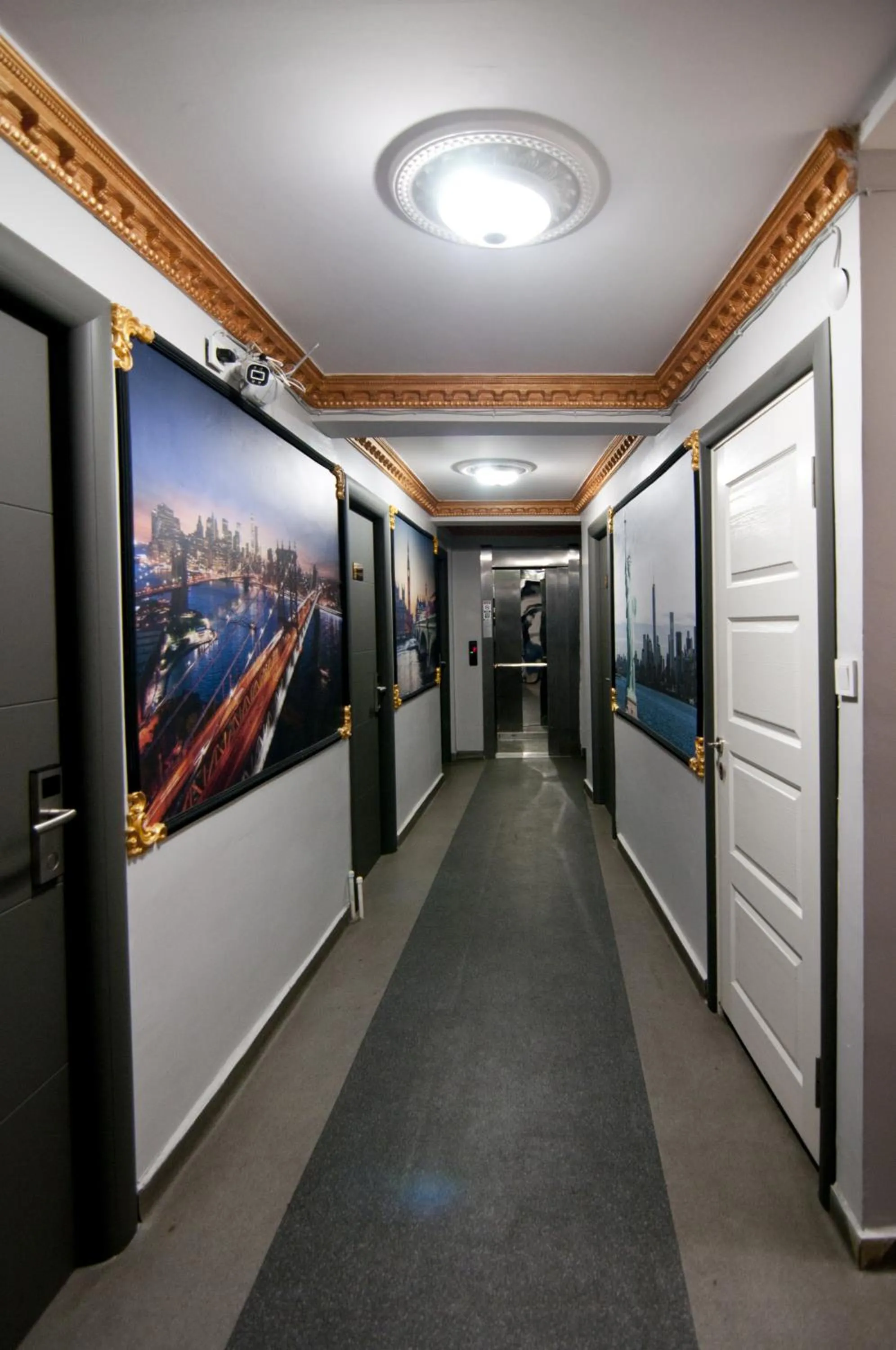 elevator in Golden Horn Park Hotel