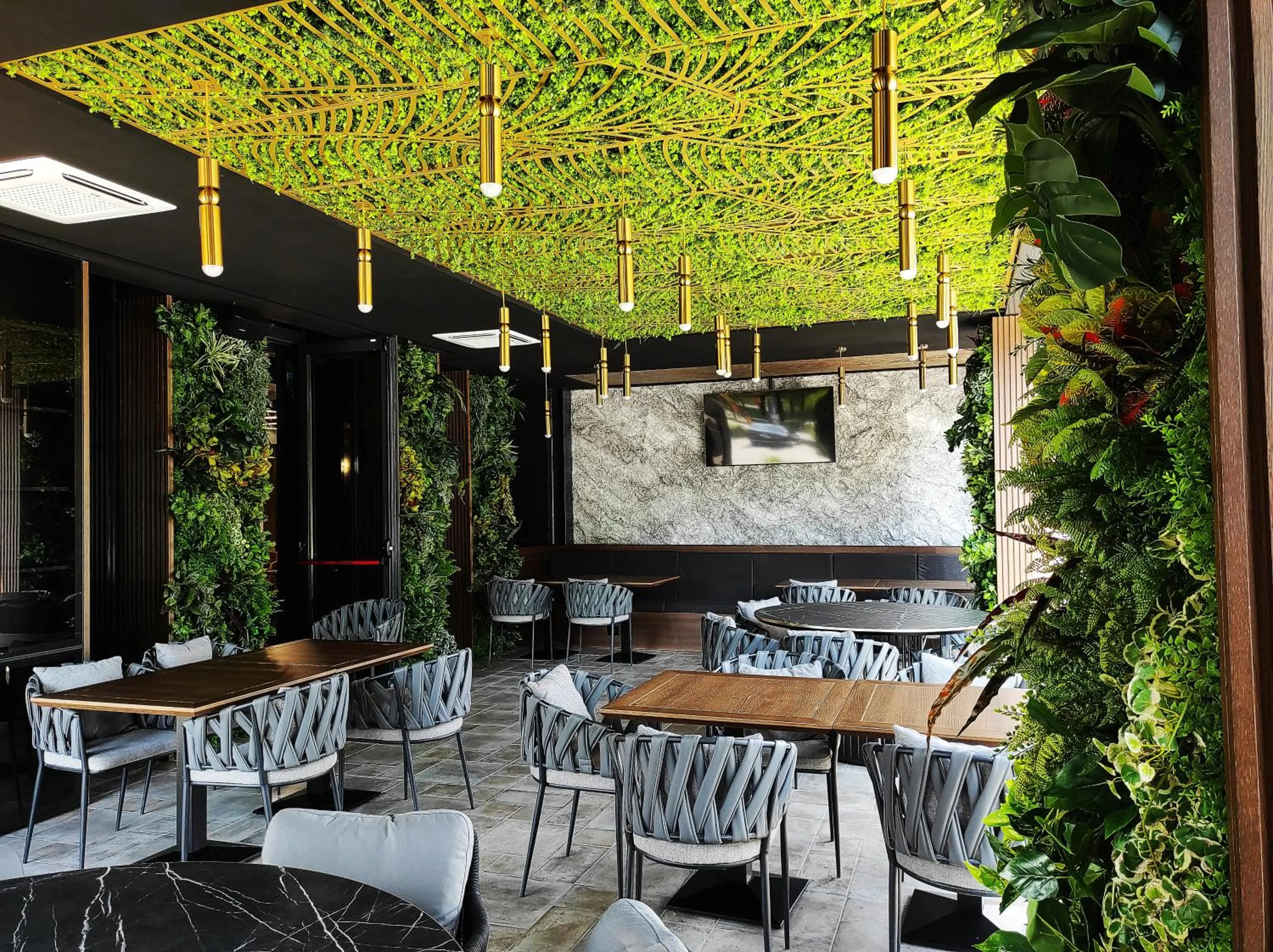 Restaurant/places to eat in Hotel Kristal Focsani