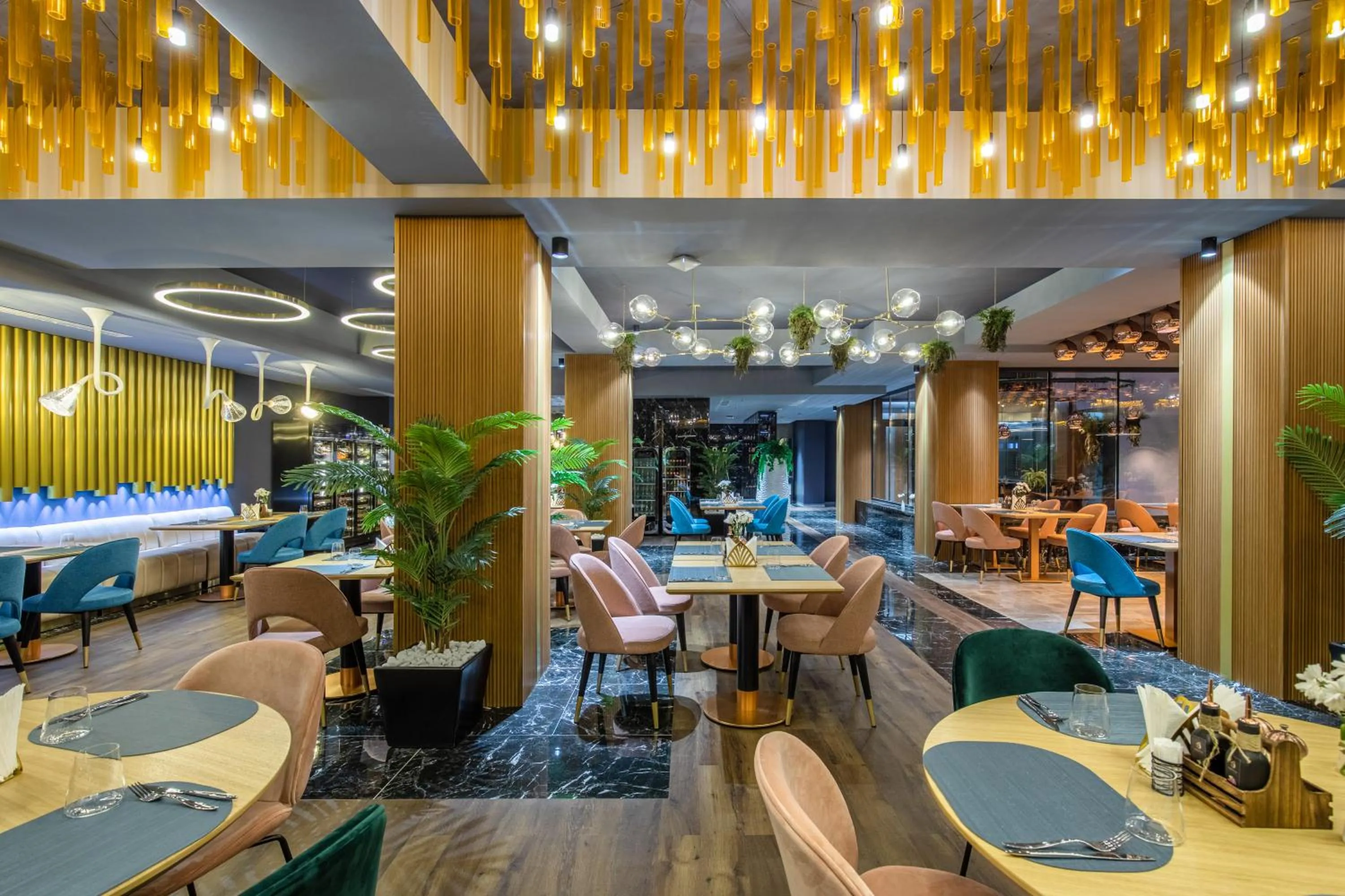 Restaurant/places to eat in Hotel Kristal Focsani
