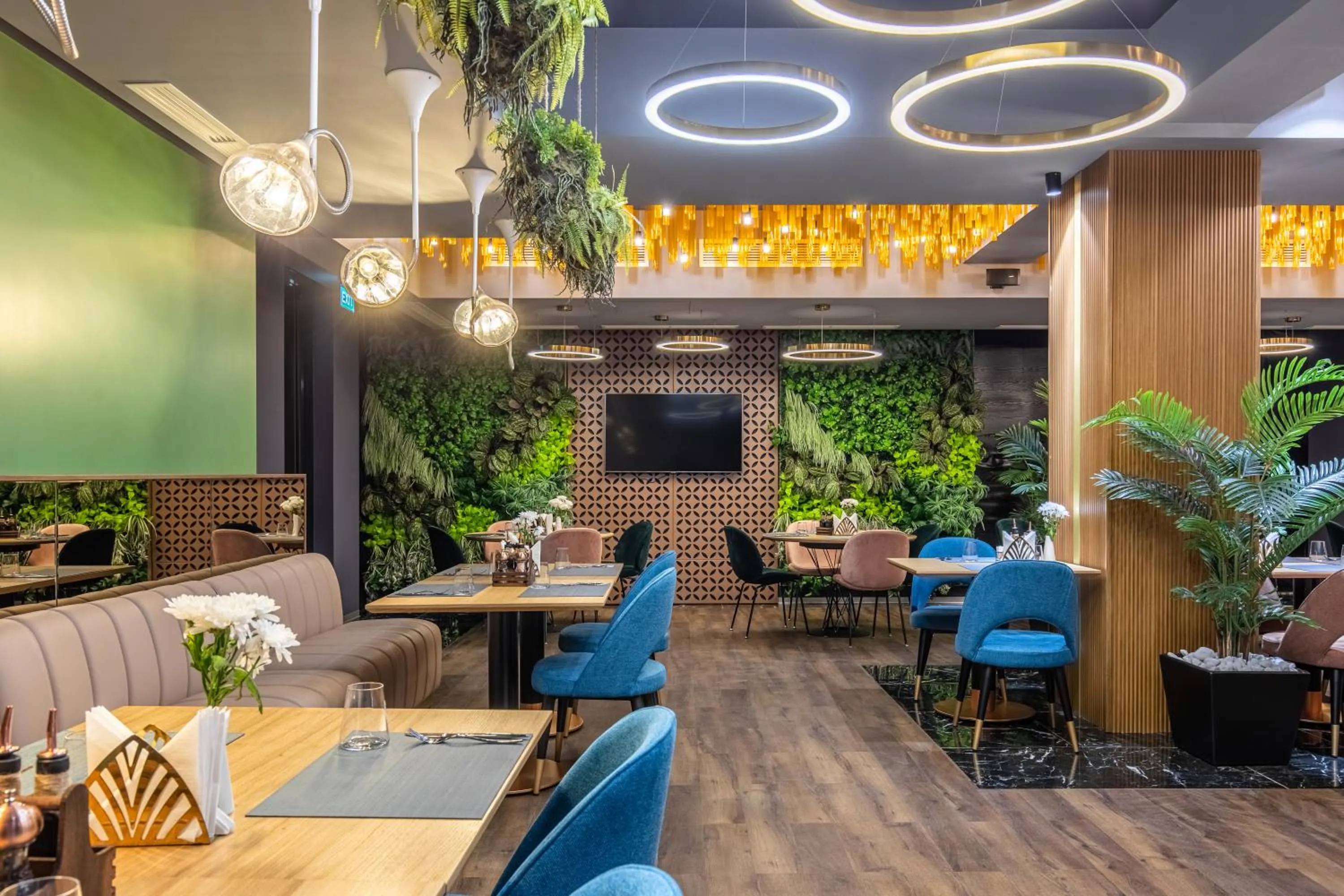 Restaurant/places to eat in Hotel Kristal Focsani