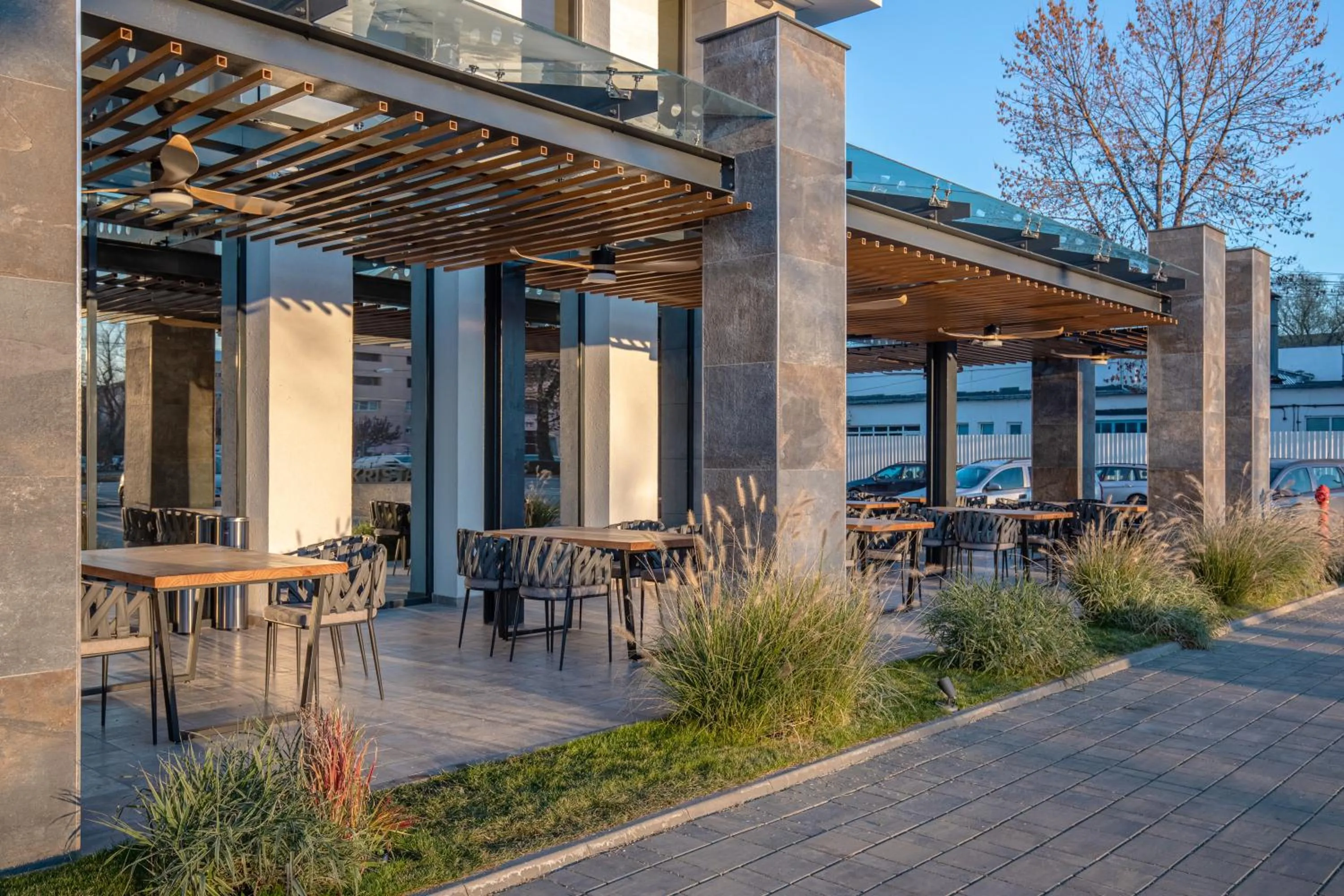 Facade/entrance in Hotel Kristal Focsani