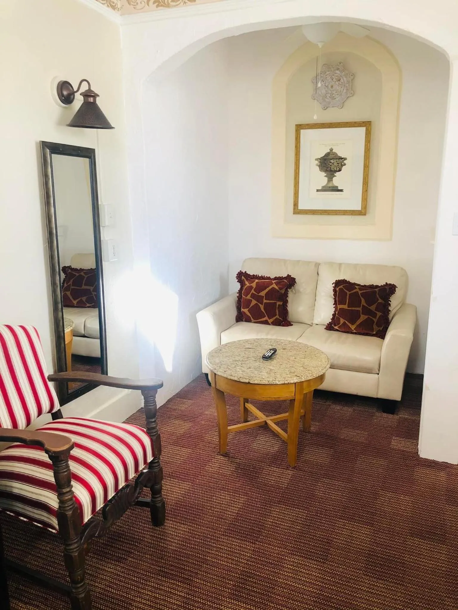 Living room in Historic Palace Hotel