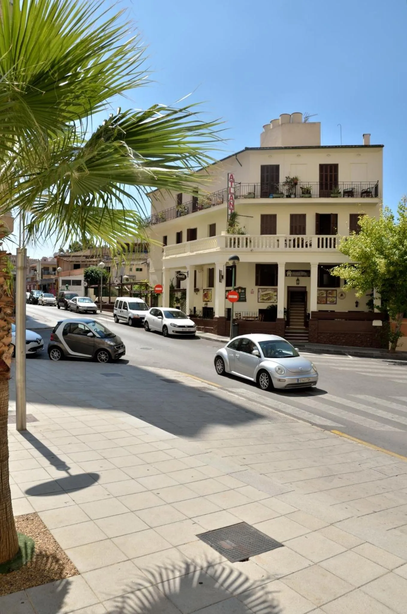 Facade/entrance in Hostal Atlanta