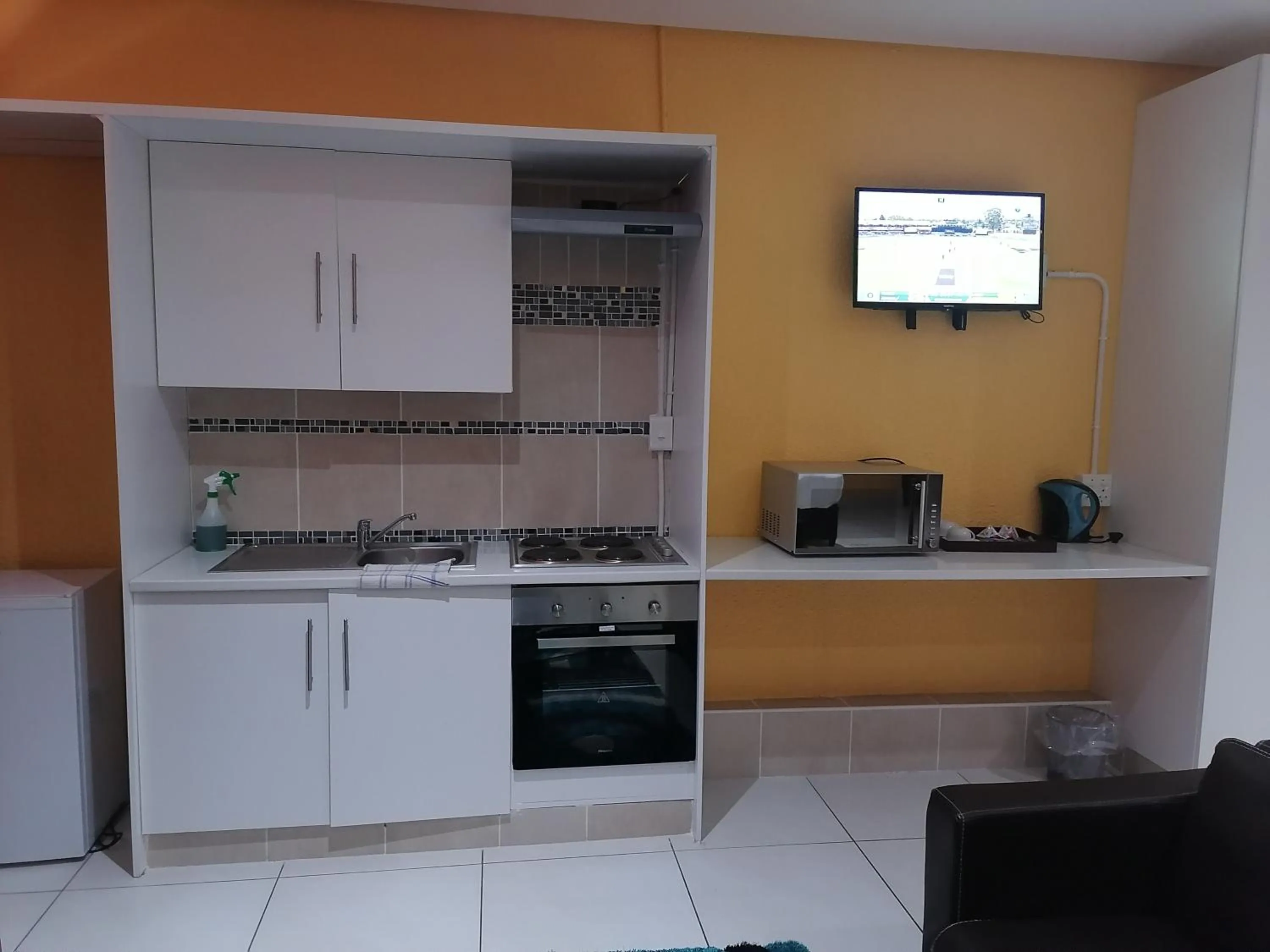 Kitchen or kitchenette in Margate Beach Lodge