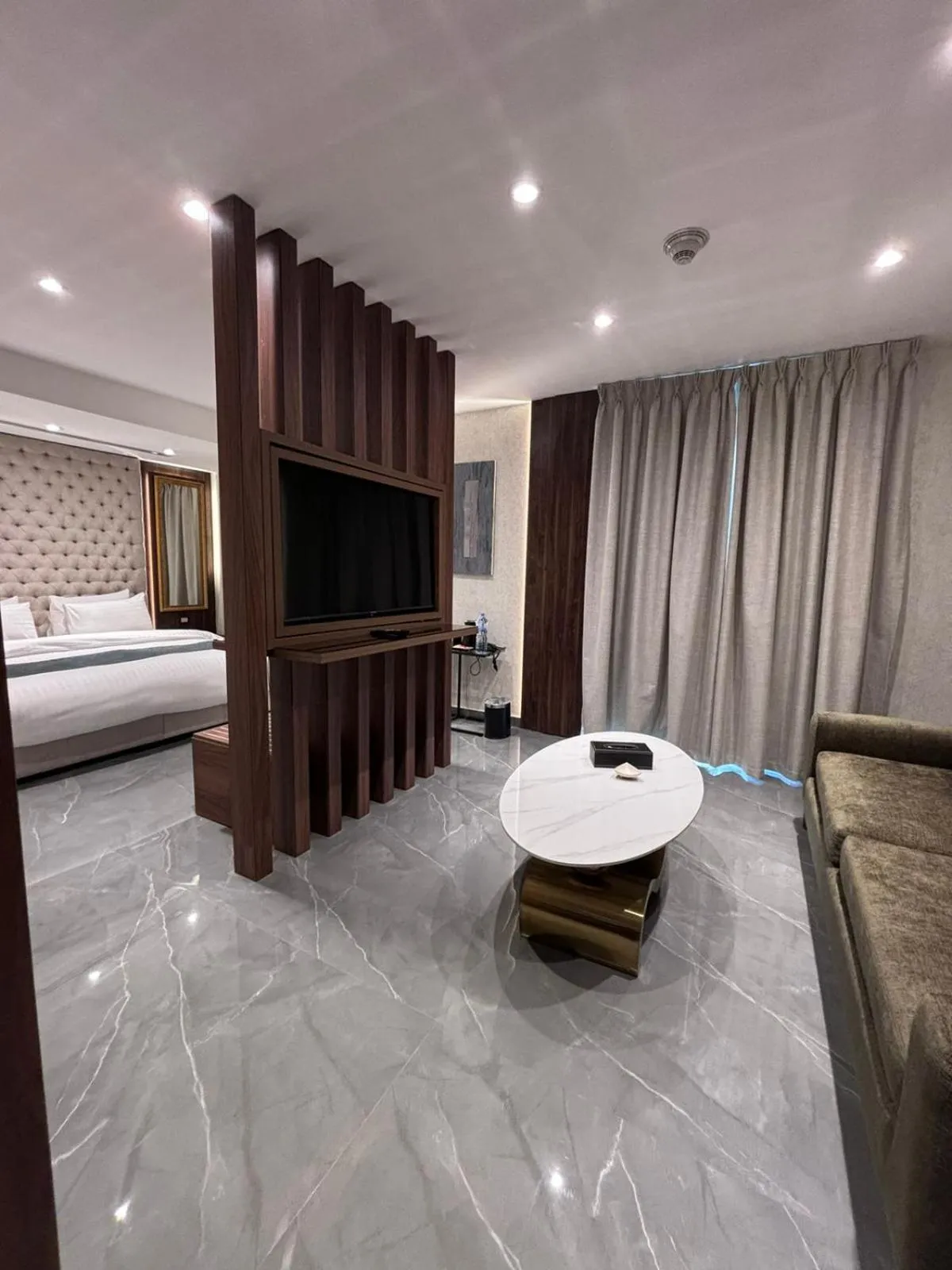 Bed in Seas Hotel Amman