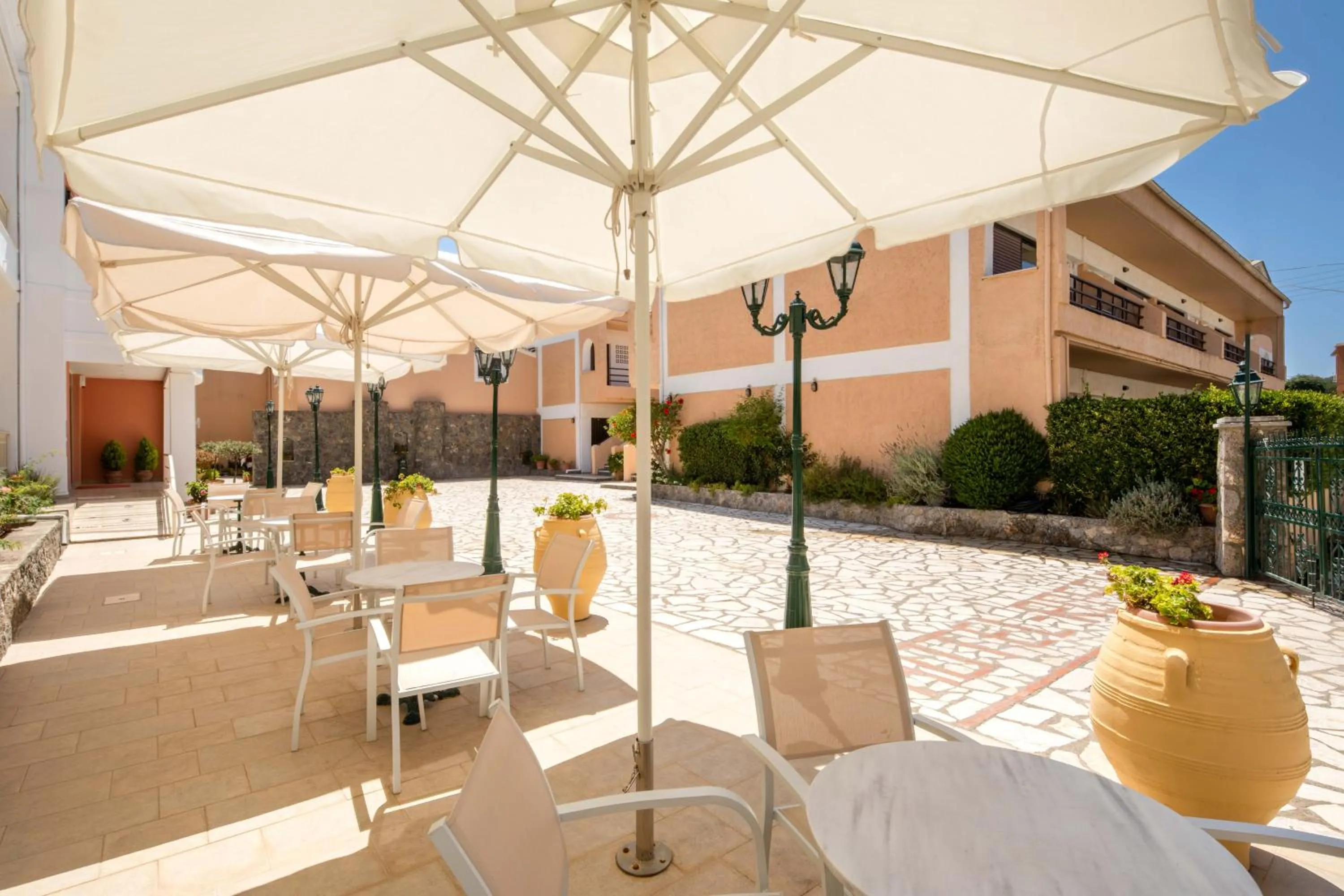 Patio in Hotel Rossis