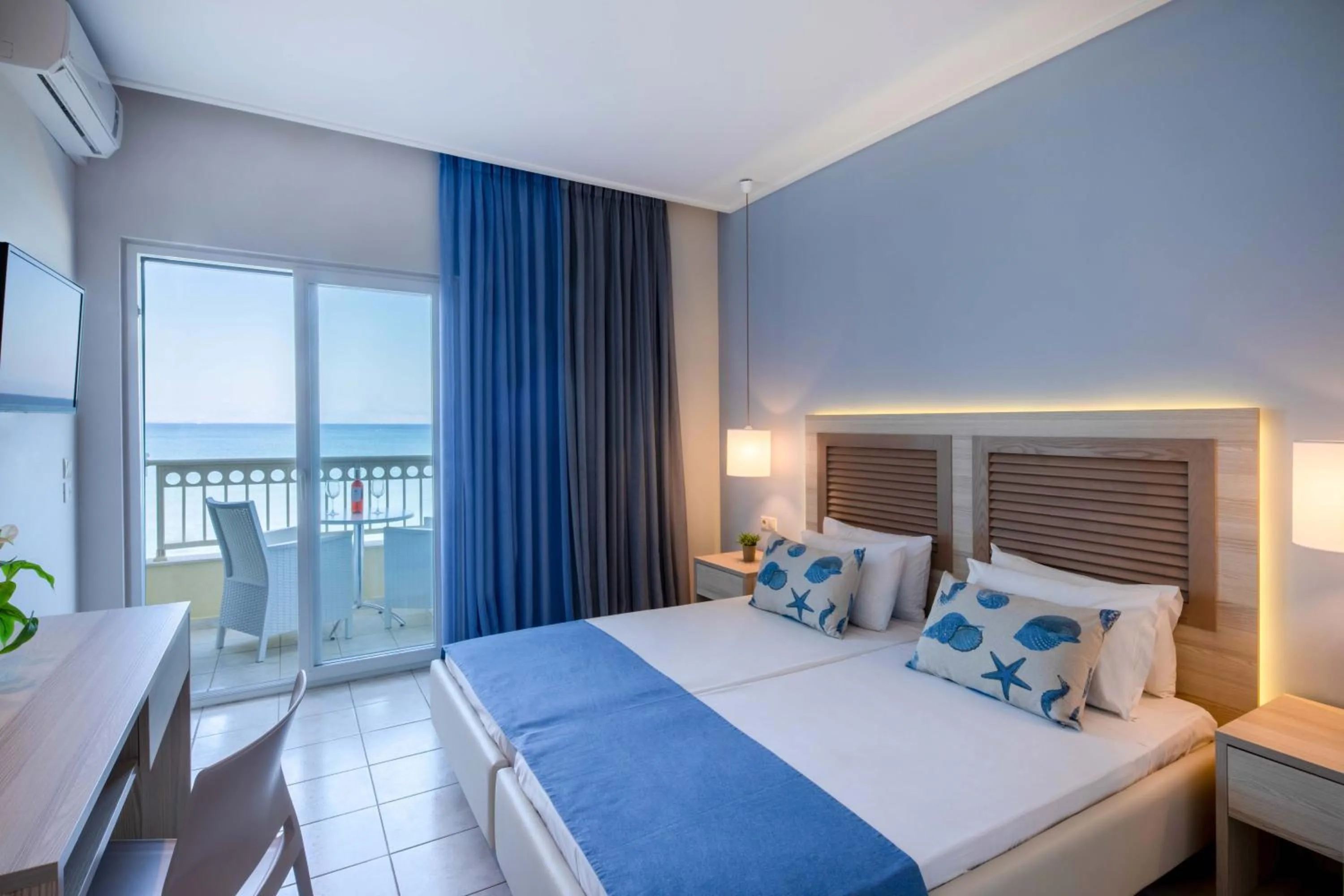 Bedroom, Bed in Hotel Rossis