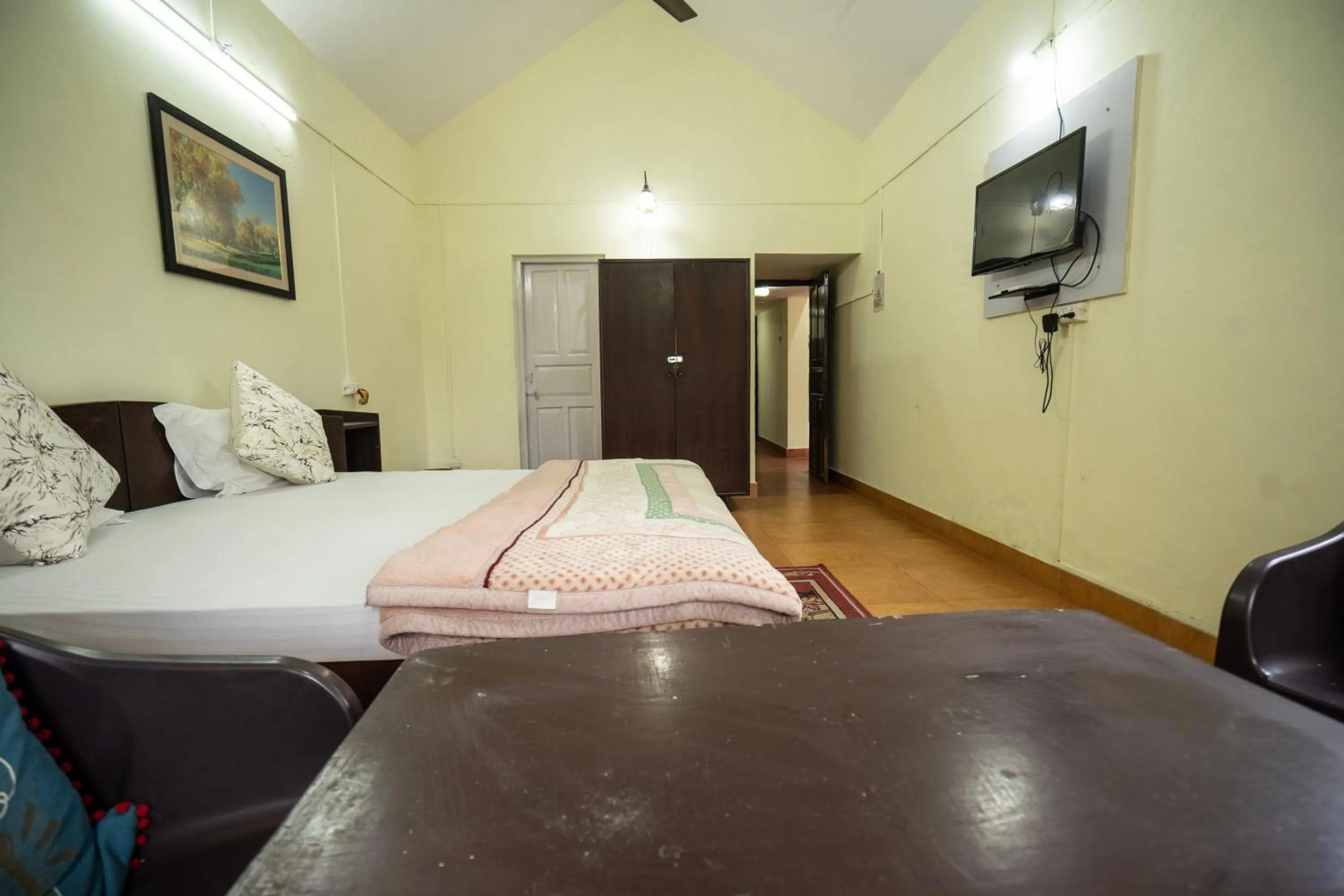 Bed in The Golden Sunrise Hotel