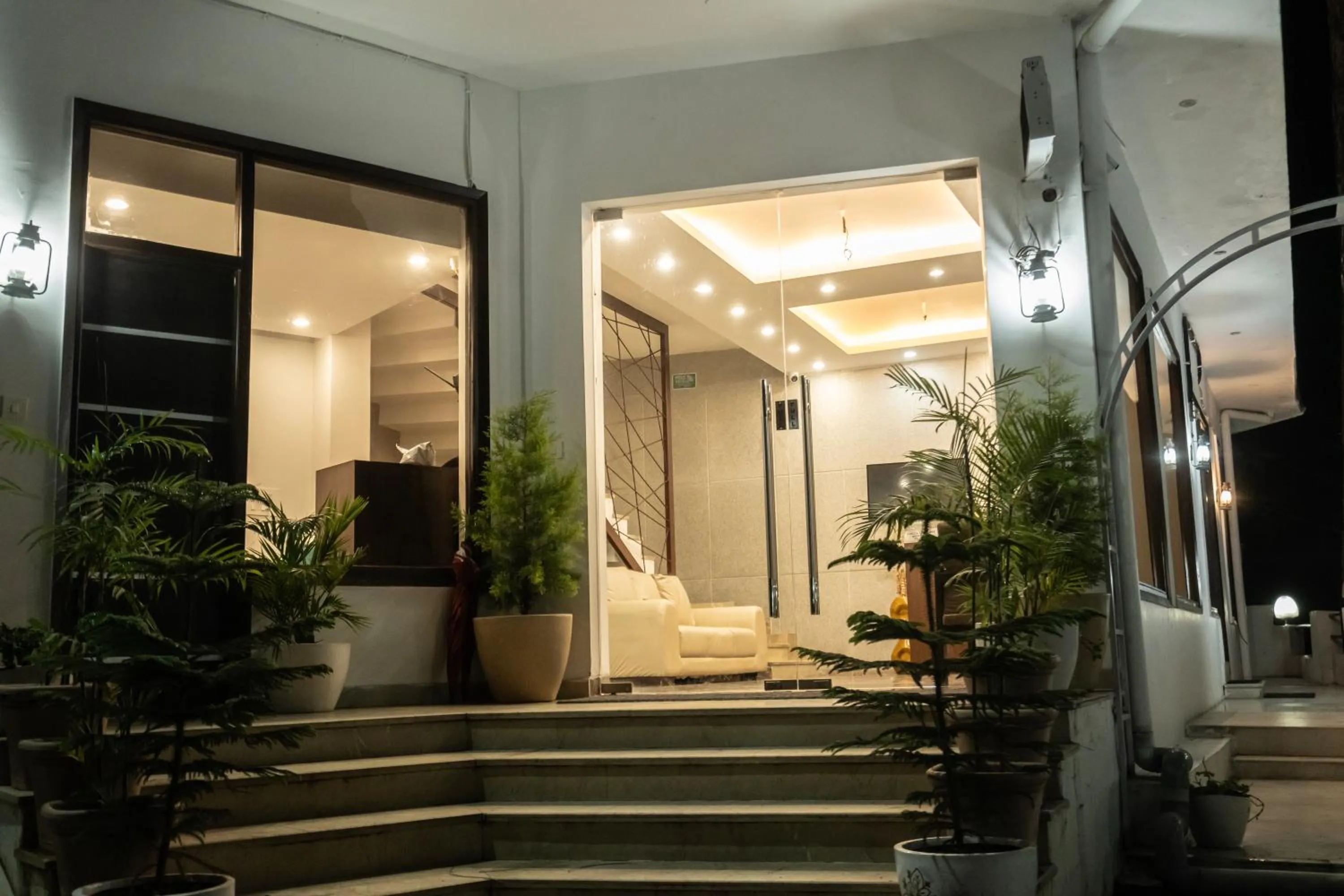 Facade/entrance in The Golden Sunrise Hotel