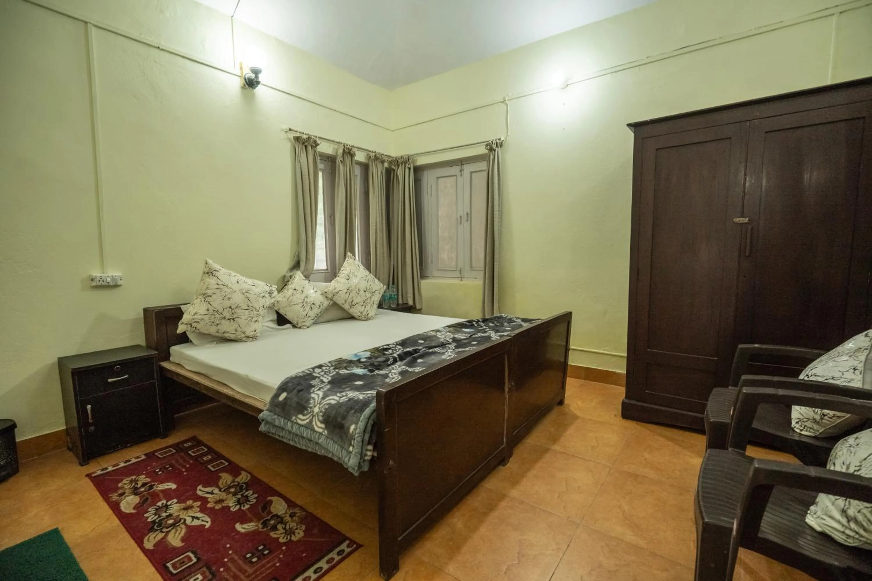 Bedroom, Bed in The Golden Sunrise Hotel