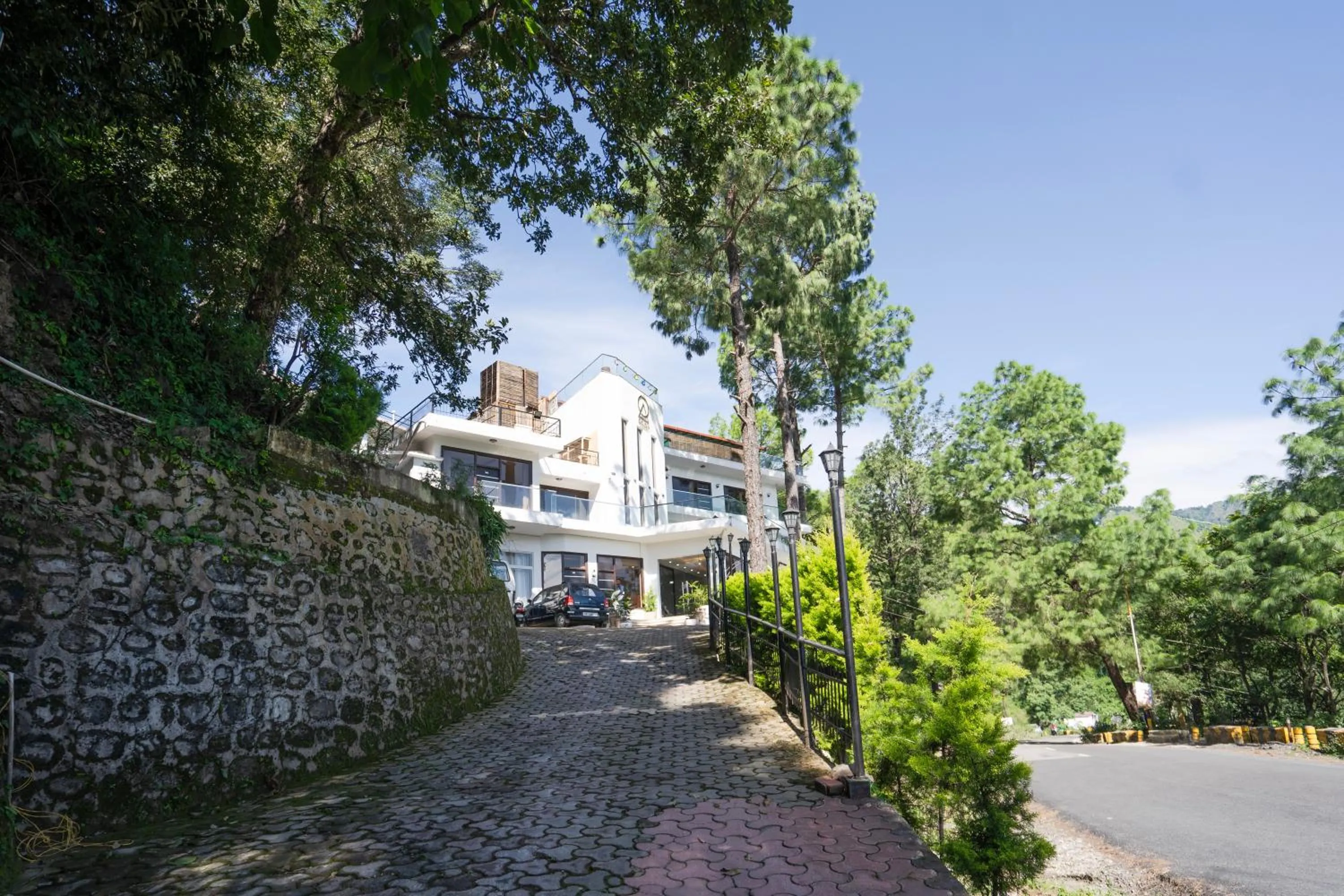 Facade/entrance in The Golden Sunrise Hotel