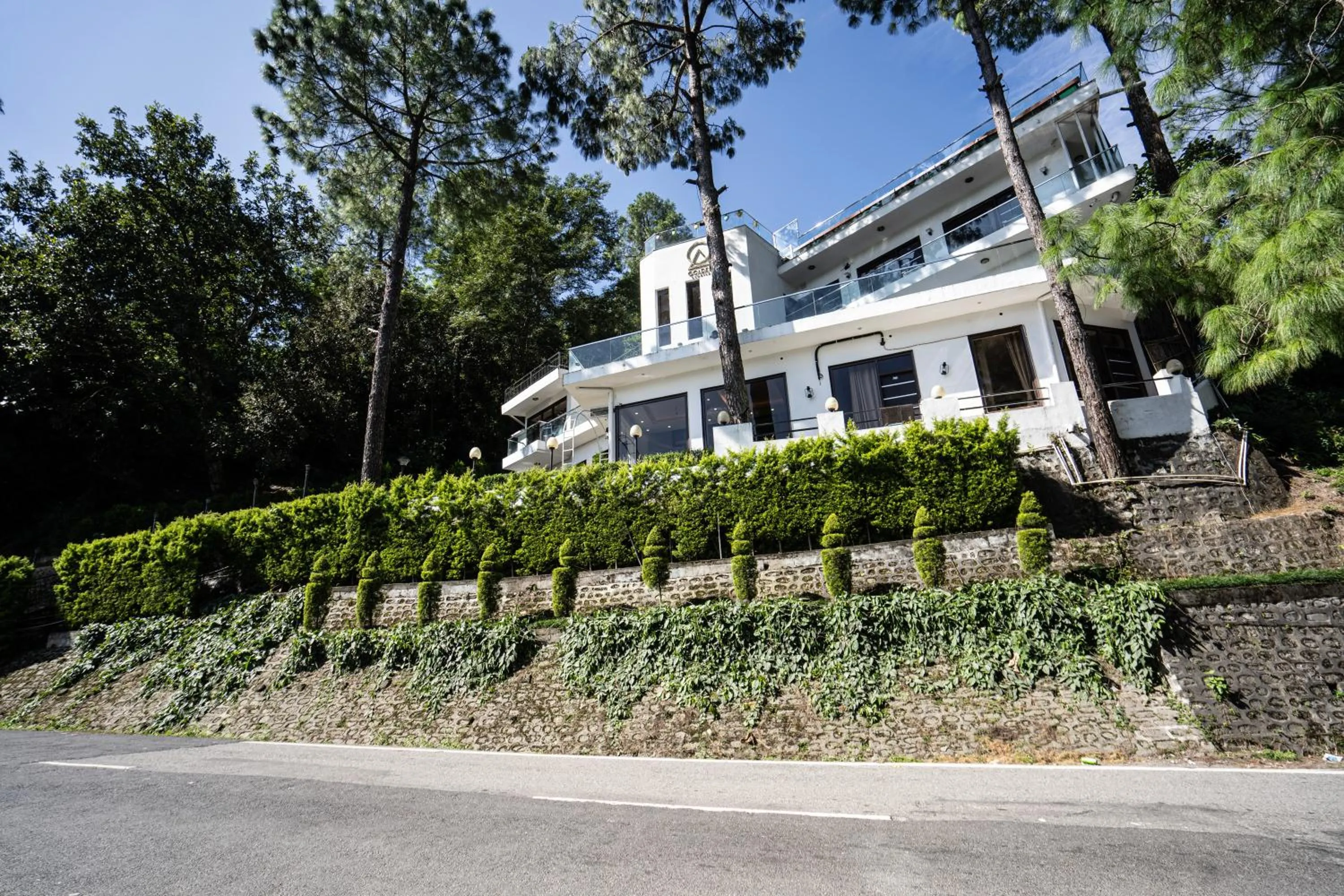 Facade/entrance in The Golden Sunrise Hotel