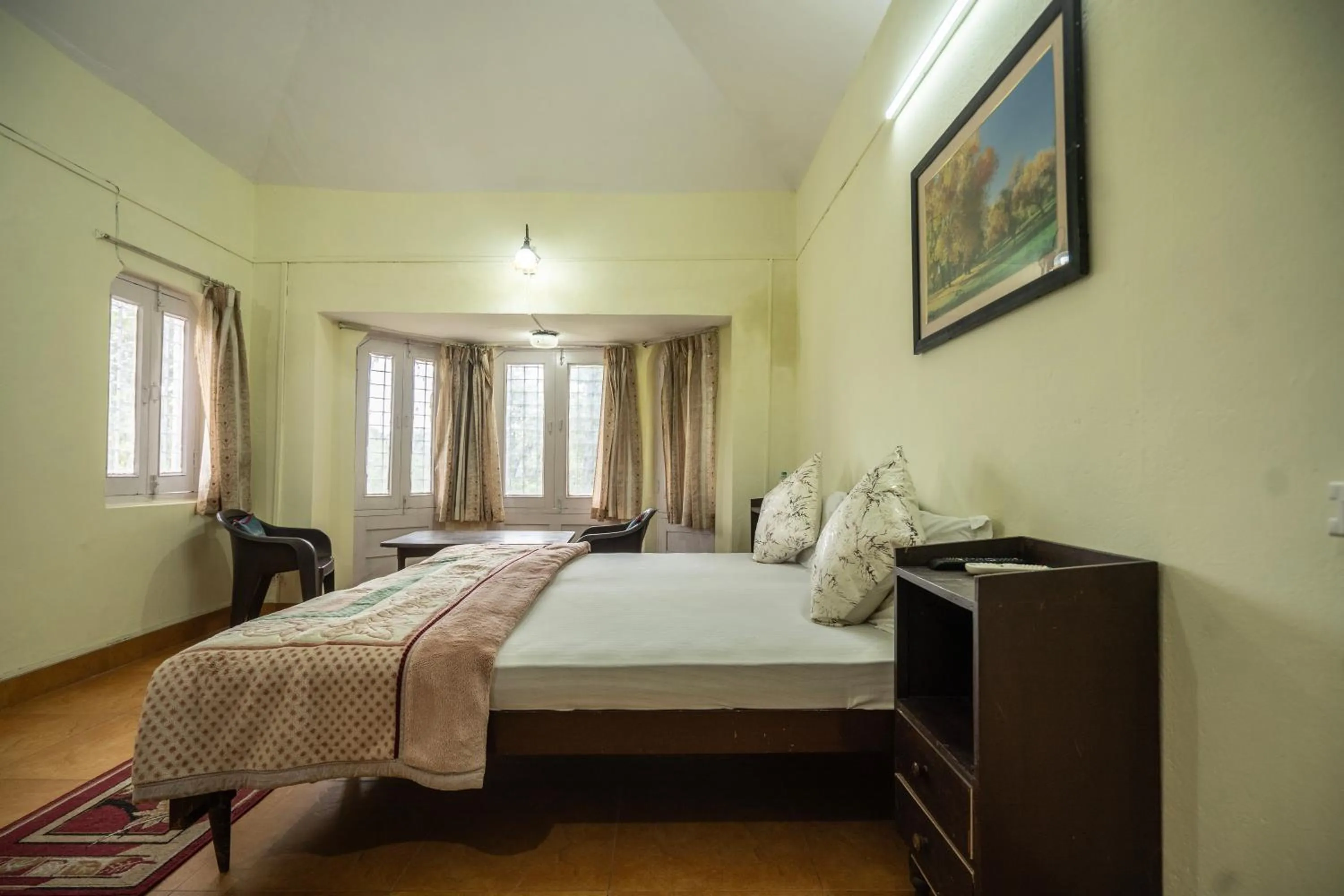 Bed in The Golden Sunrise Hotel