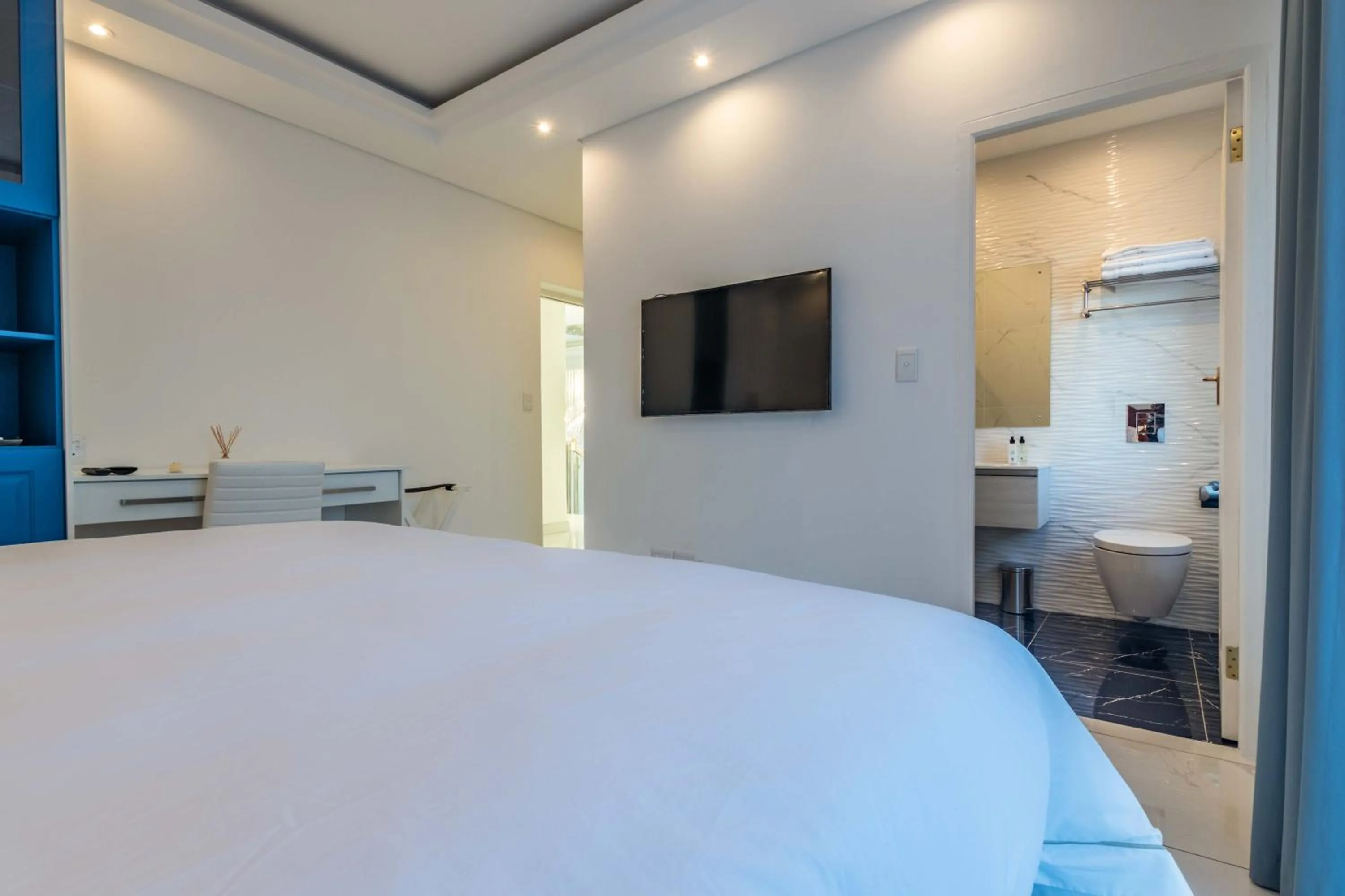 Photo of the whole room, Bed in Oceanway Boutique Hotel/Conference