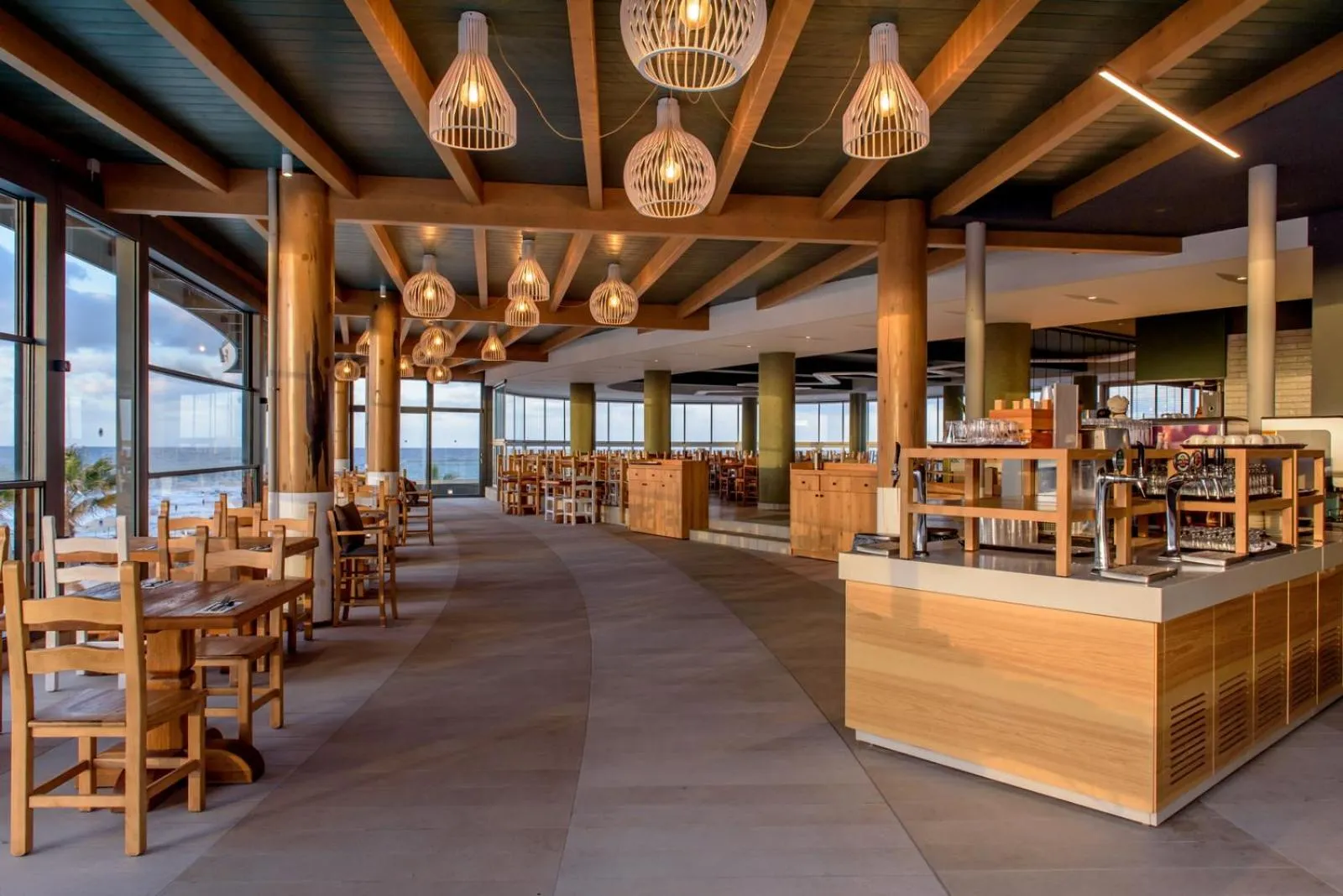 Restaurant/places to eat in Lyttos Mare