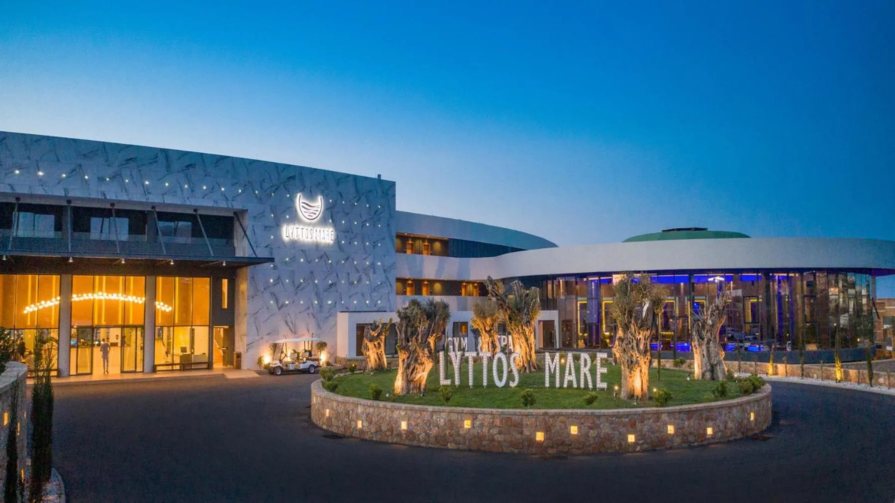 Property building in Lyttos Mare