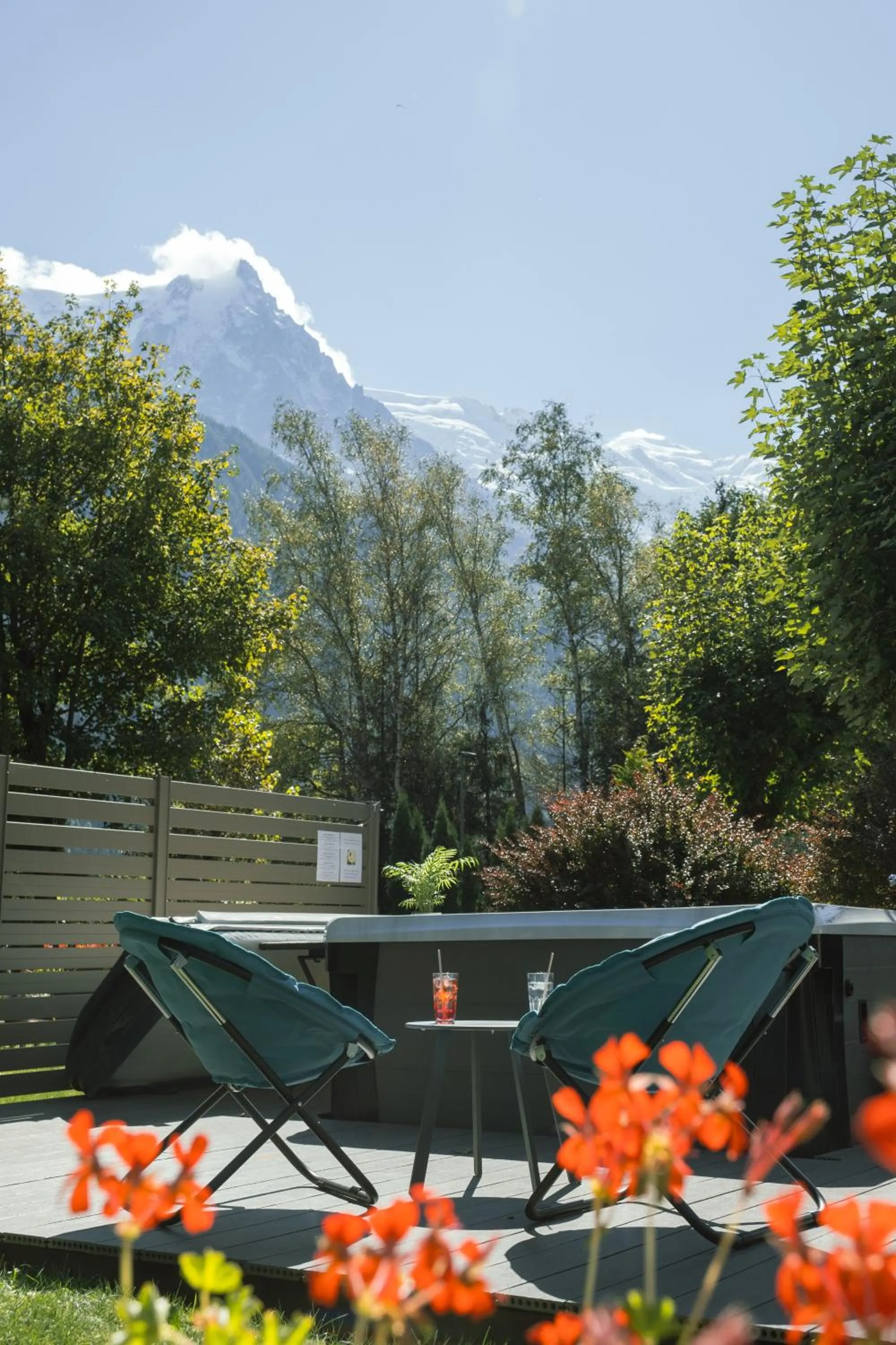 Hot Tub in Chalet Hôtel La Sapinière