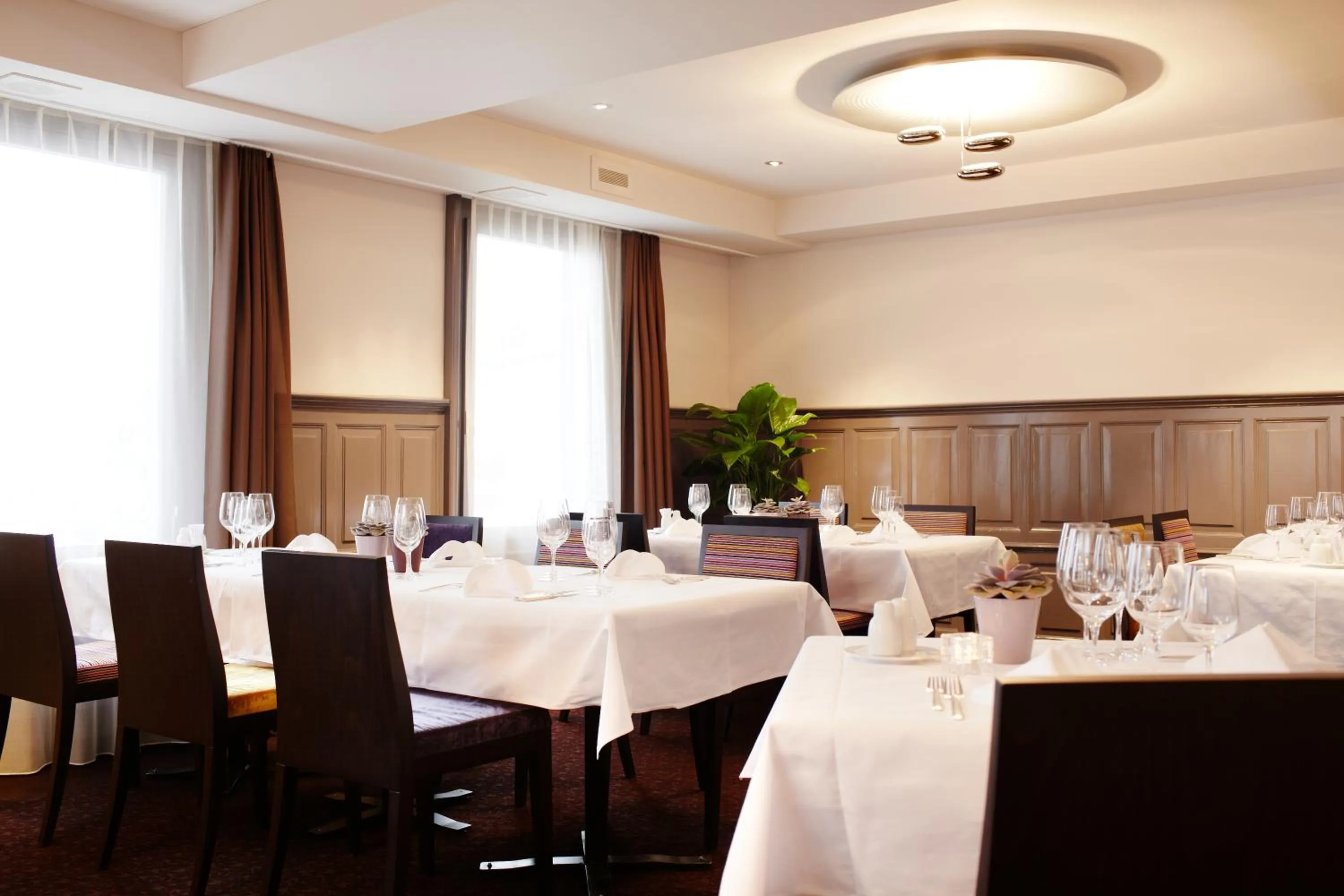 Restaurant/places to eat in Seehotel Gotthard