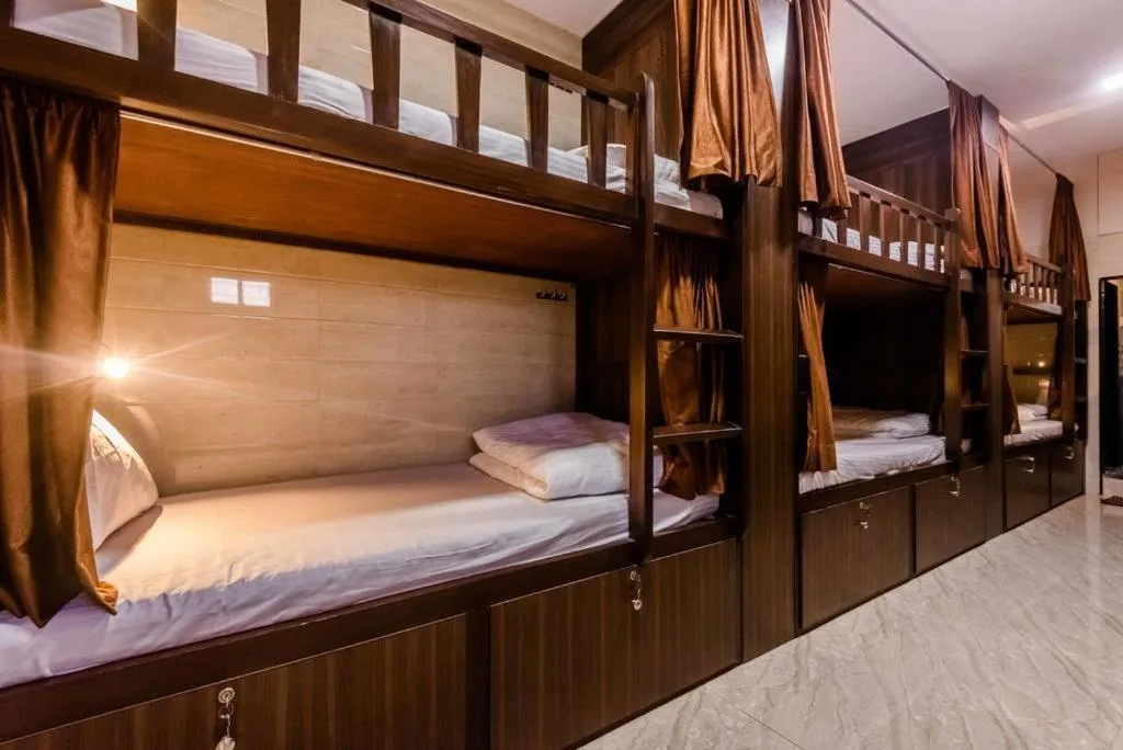 bunk bed, Bed in Awesome Dormitory Male Only